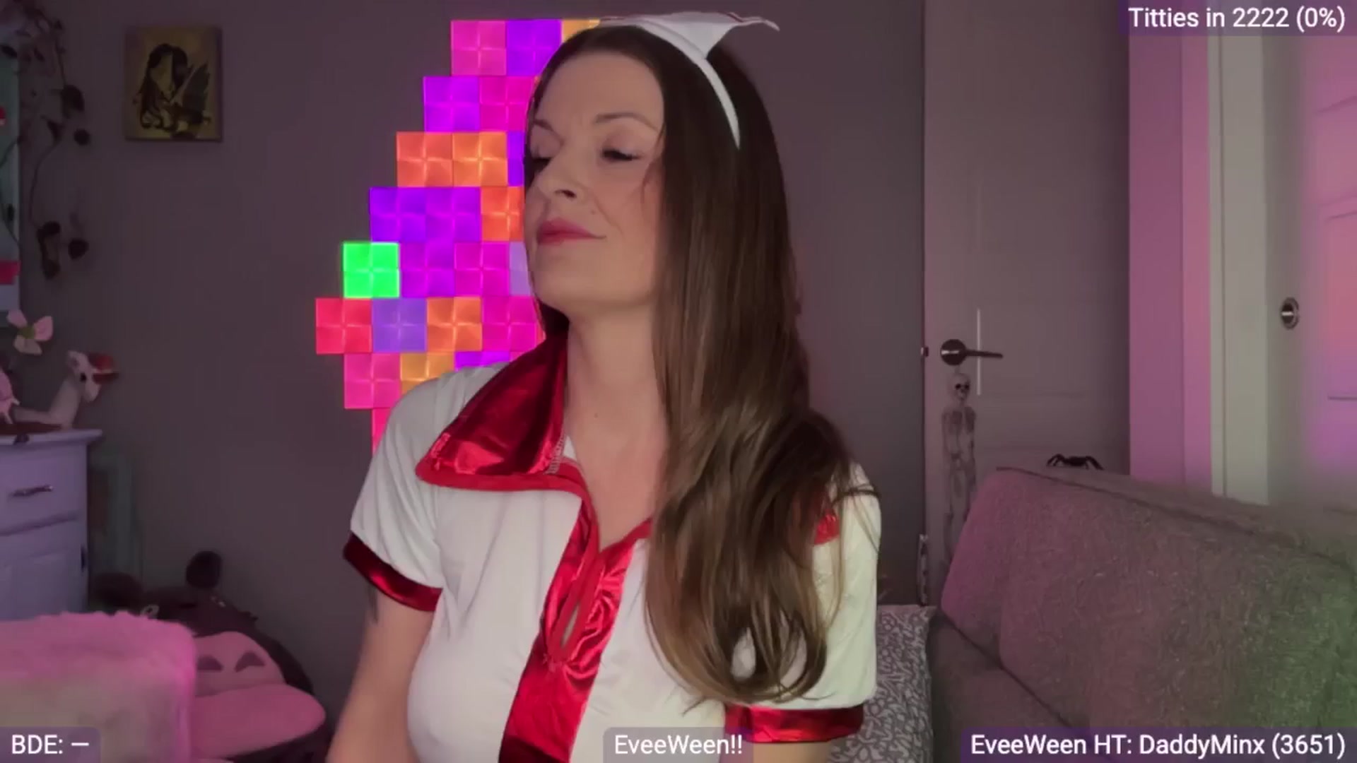 Gallery image thumbnail from EveeMinx's myfreecams stream on, 10/11/2024, 04:44 image 17 of 20