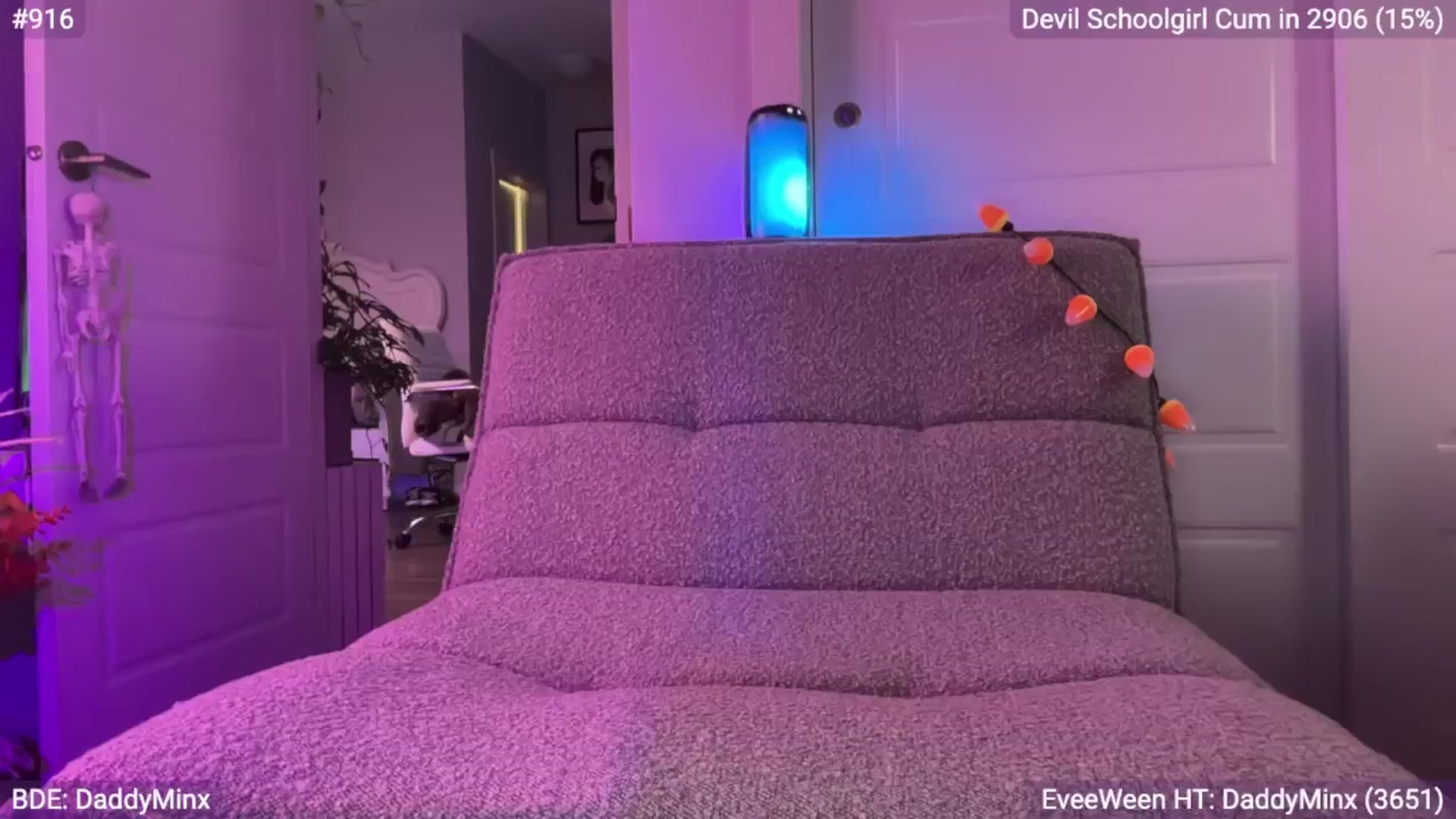 Gallery image thumbnail from EveeMinx's myfreecams stream on, 10/13/2024, 08:36 image 17 of 20