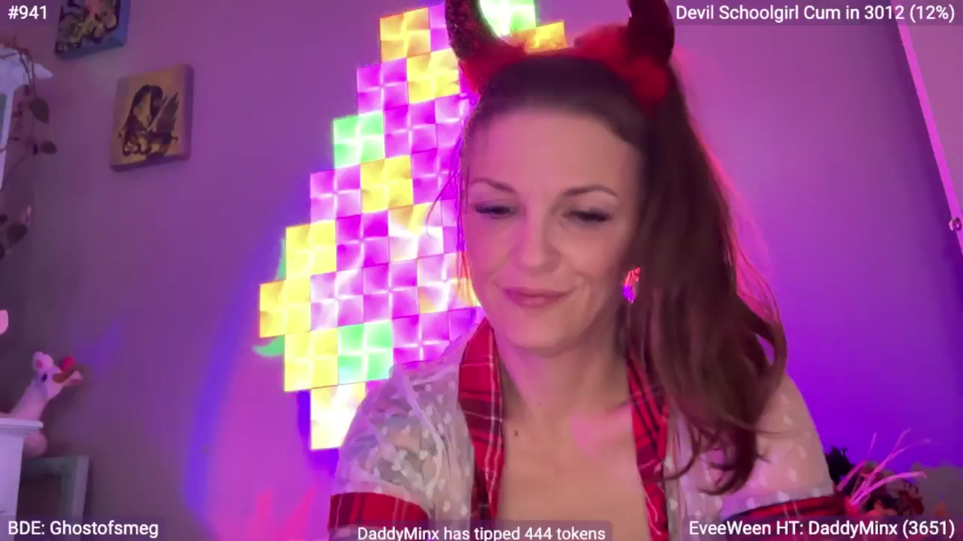 Gallery image thumbnail from EveeMinx's myfreecams stream on, 10/13/2024, 08:36 image 14 of 20