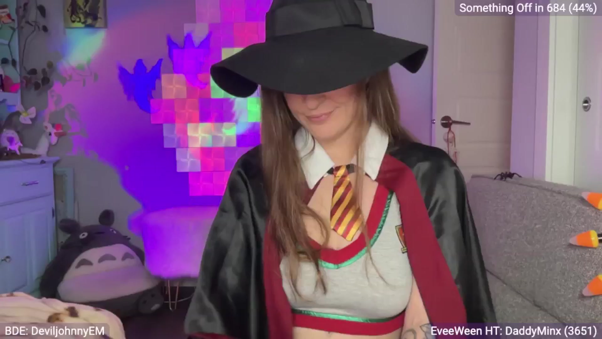 Gallery image thumbnail from EveeMinx's myfreecams stream on, 10/18/2024, 05:12 image 15 of 20