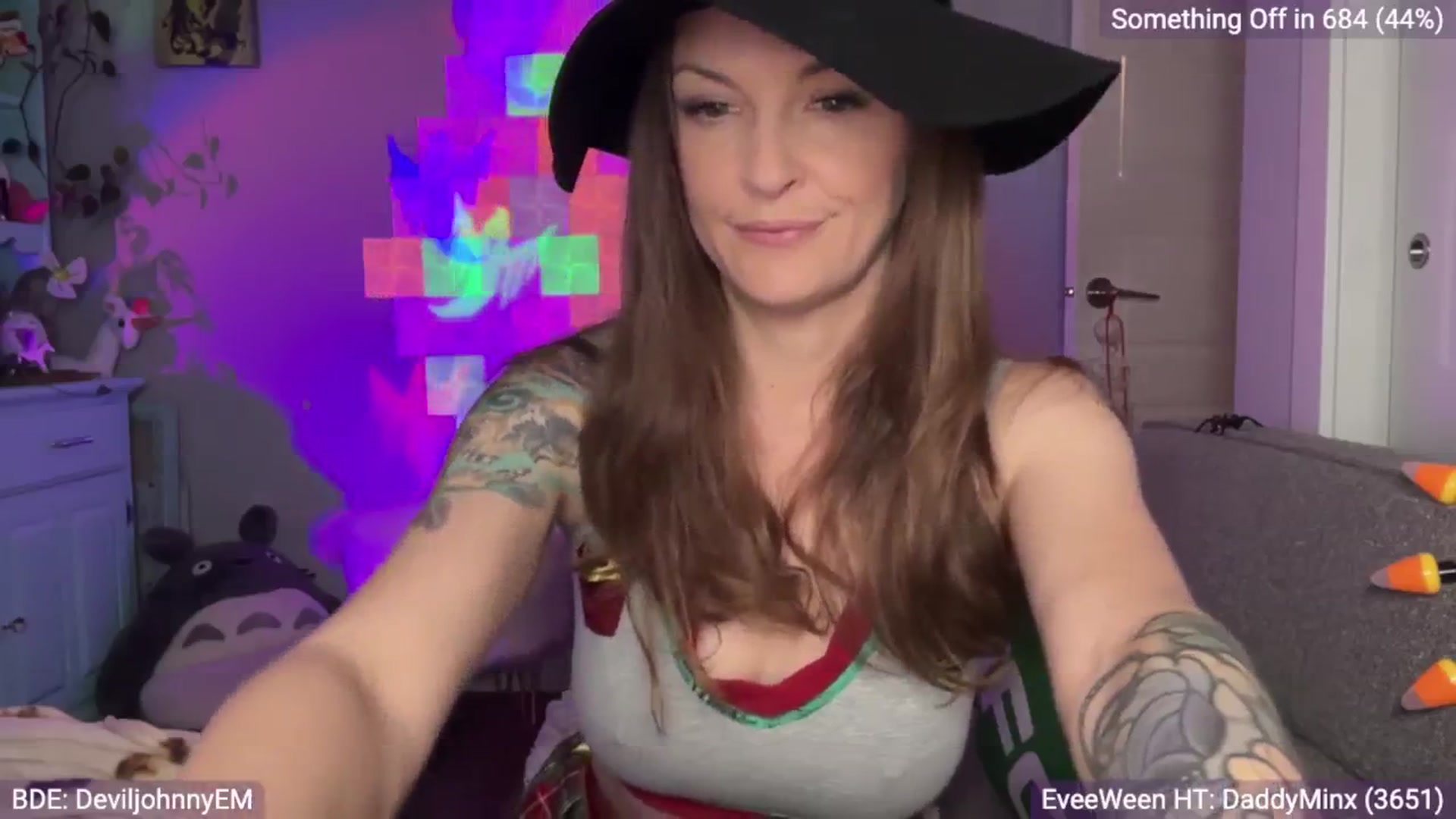 Gallery image thumbnail from EveeMinx's myfreecams stream on, 10/18/2024, 05:39 image 3 of 20