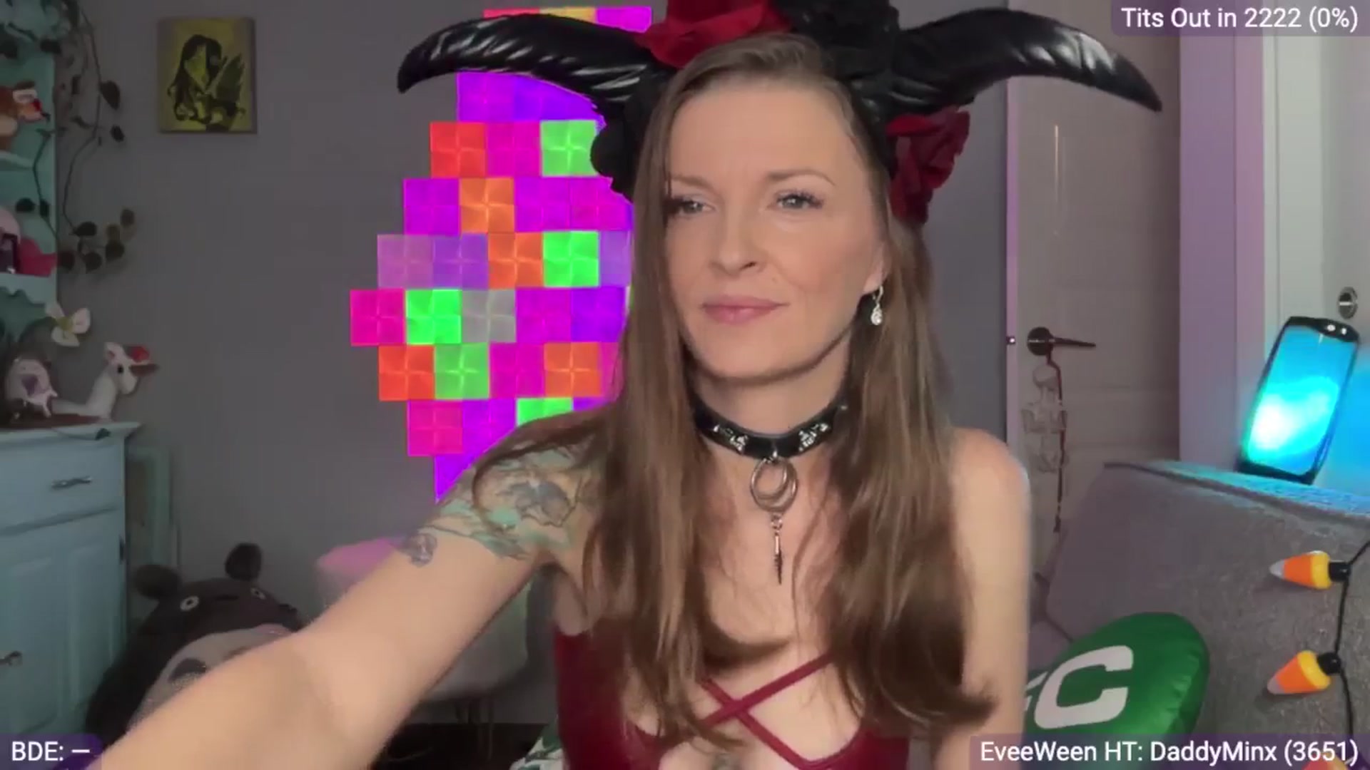 Gallery image thumbnail from EveeMinx's myfreecams stream on, 10/20/2024, 05:34 image 10 of 20