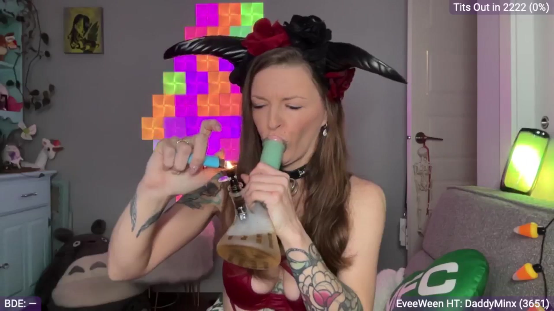 Gallery image thumbnail from EveeMinx's myfreecams stream on, 10/20/2024, 05:34 image 9 of 20