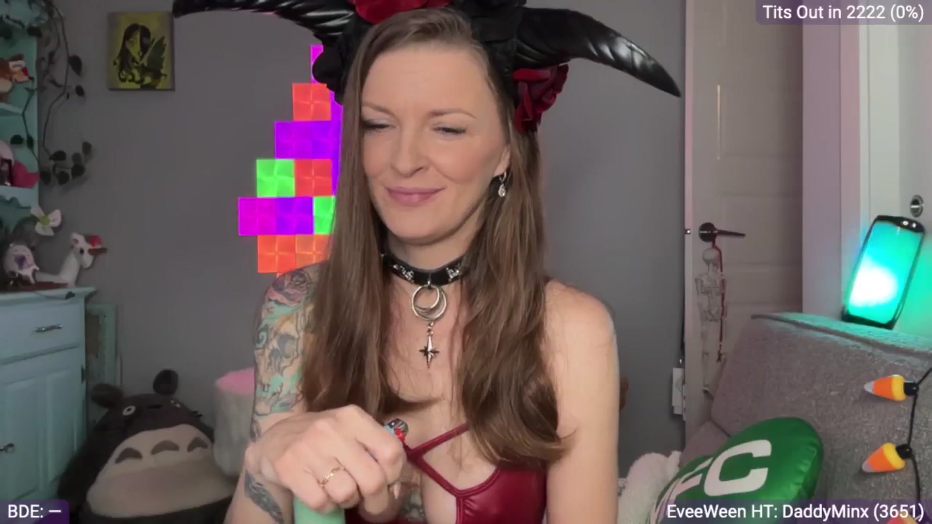 Gallery image thumbnail from EveeMinx's myfreecams stream on, 10/20/2024, 05:34 image 7 of 20