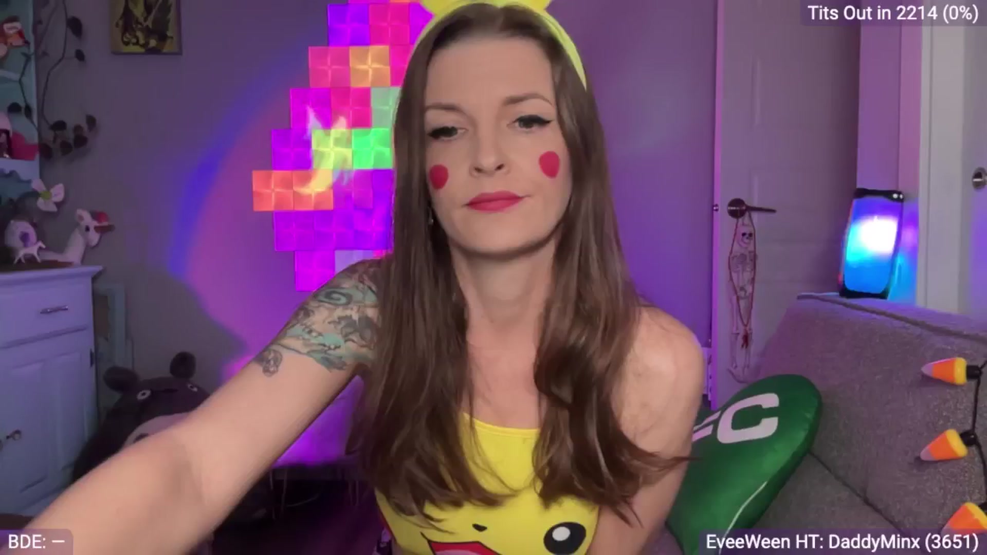 Gallery image thumbnail from EveeMinx's myfreecams stream on, 10/23/2024, 04:51 image 15 of 20