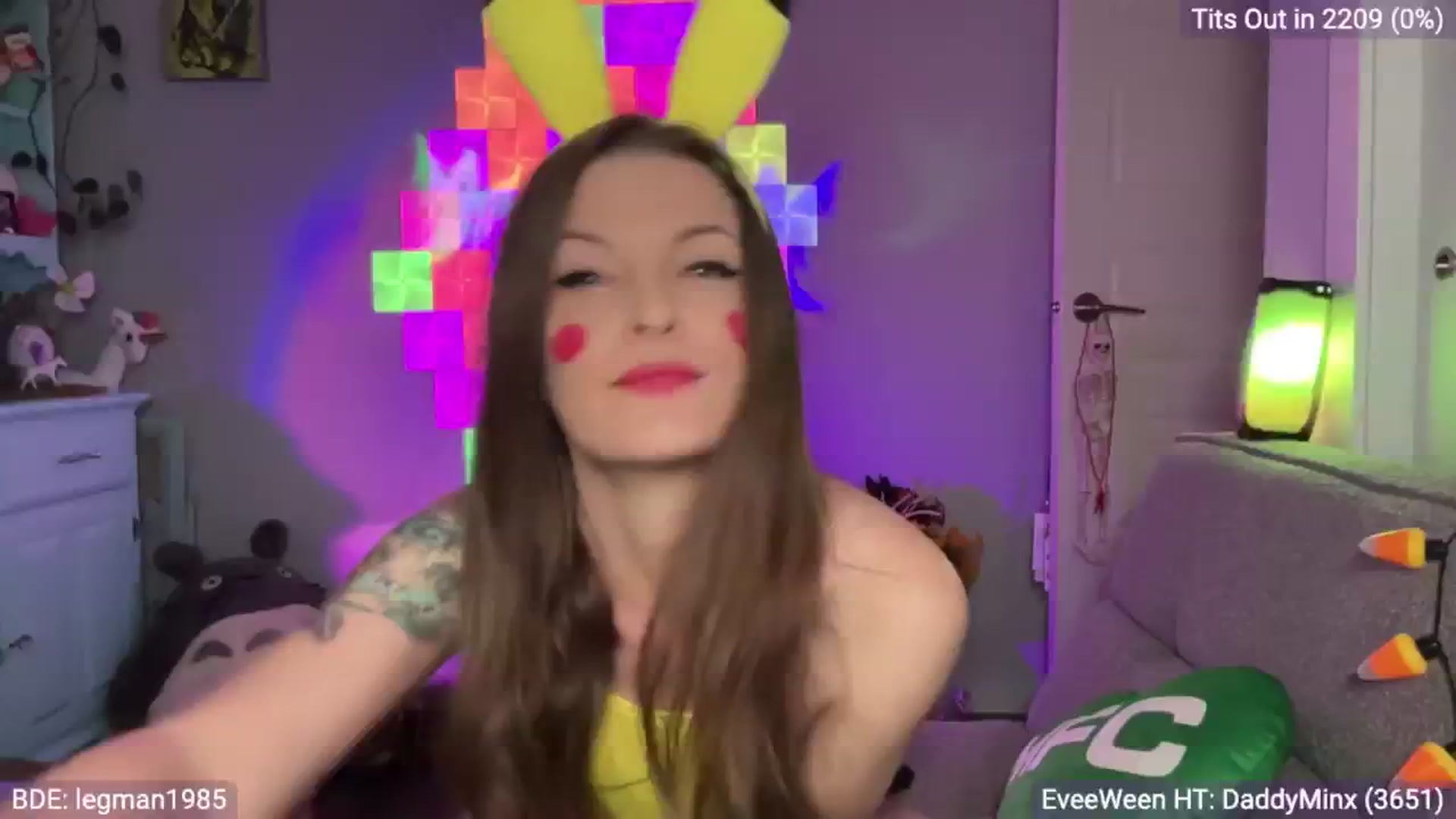 Gallery image thumbnail from EveeMinx's myfreecams stream on, 10/23/2024, 04:51 image 18 of 20