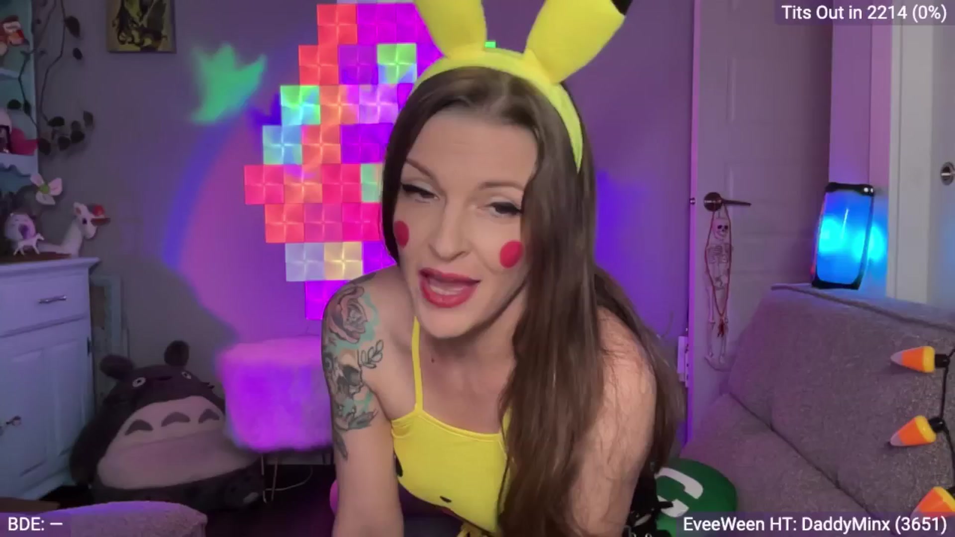 Gallery image thumbnail from EveeMinx's myfreecams stream on, 10/23/2024, 04:51 image 17 of 20