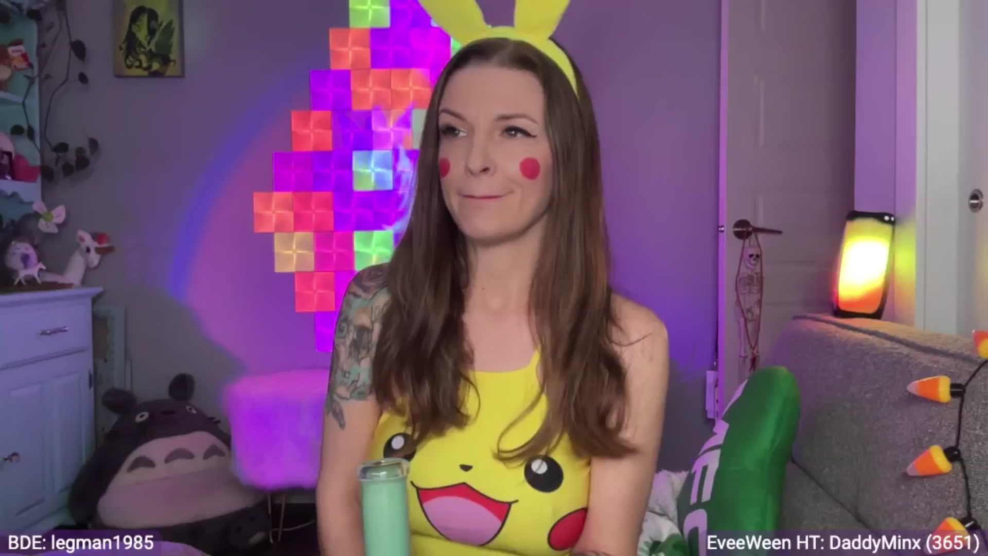 Gallery image thumbnail from EveeMinx's myfreecams stream on, 10/23/2024, 07:17 image 14 of 20
