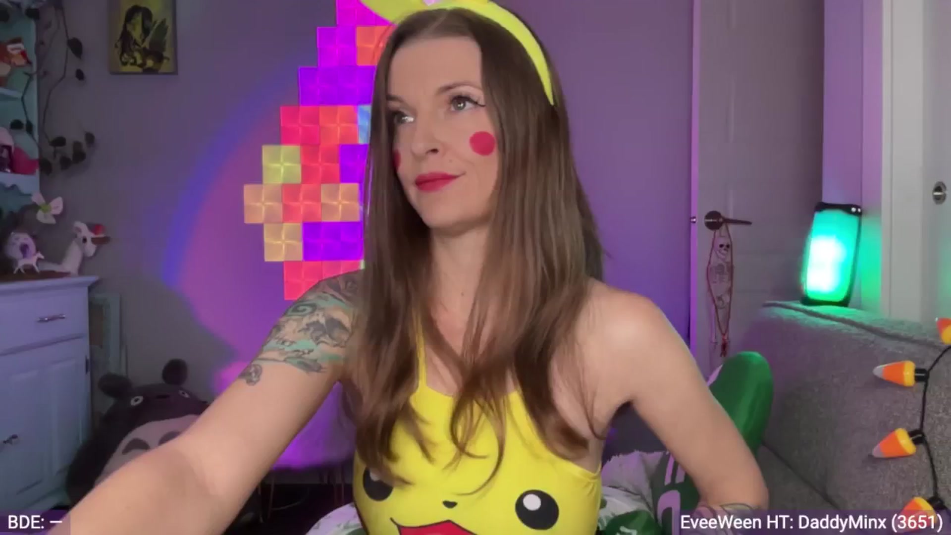 Gallery image thumbnail from EveeMinx's myfreecams stream on, 10/23/2024, 07:17 image 4 of 20