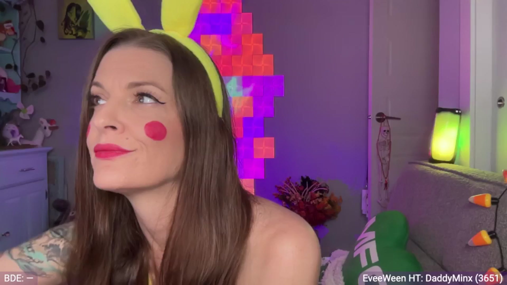 Gallery image thumbnail from EveeMinx's myfreecams stream on, 10/23/2024, 07:17 image 1 of 20