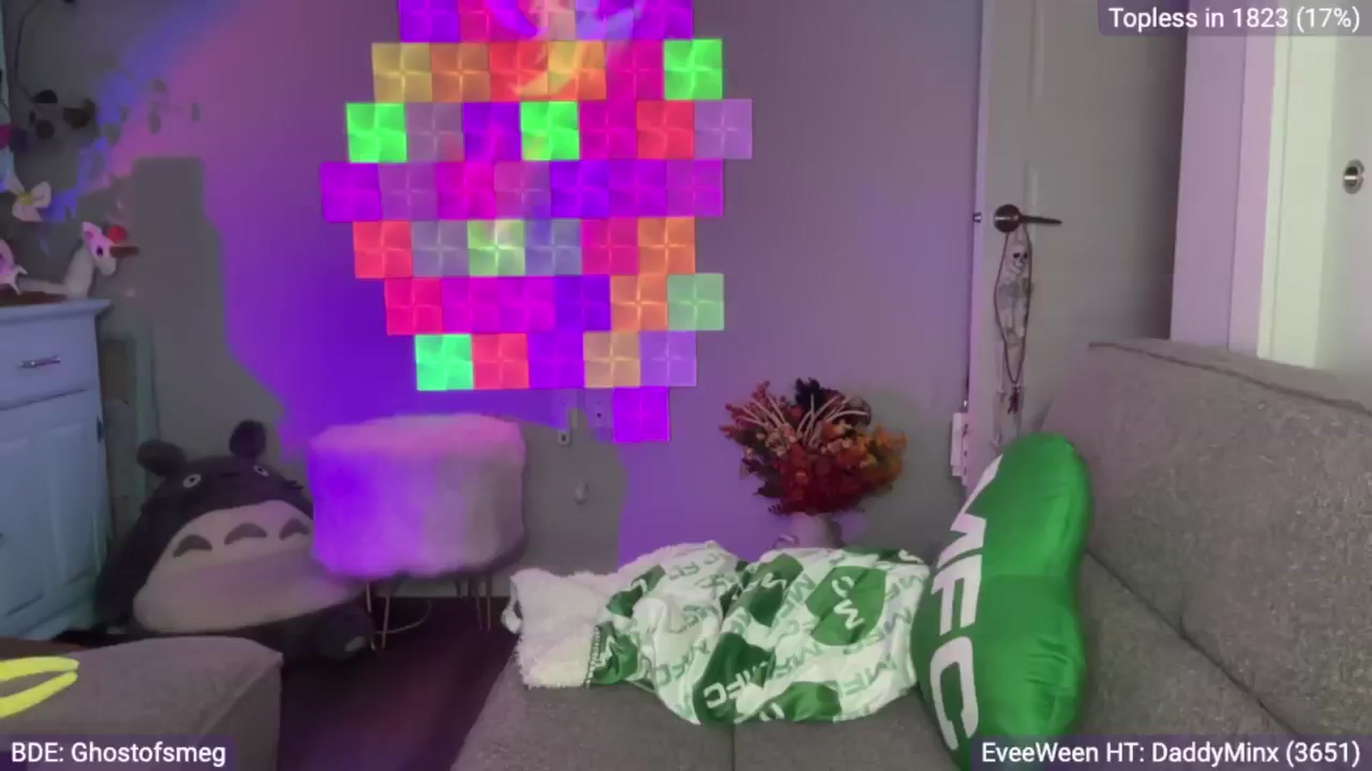Gallery image thumbnail from EveeMinx's myfreecams stream on, 10/24/2024, 05:41 image 17 of 20