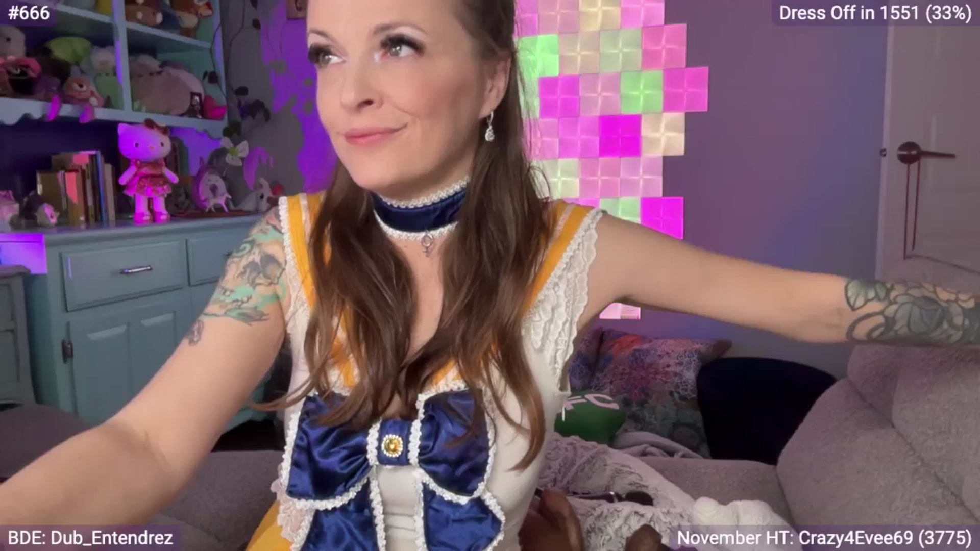 Gallery image thumbnail from EveeMinx's myfreecams stream on, 11/10/2024, 07:49 image 12 of 20