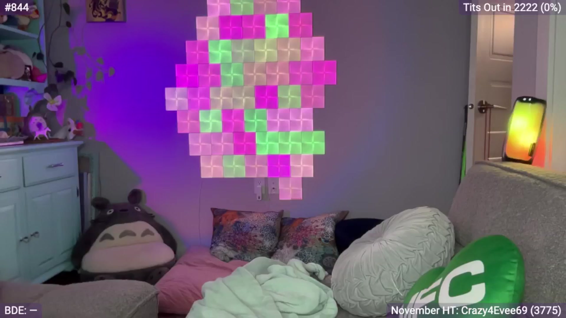 Gallery image thumbnail from EveeMinx's myfreecams stream on, 11/13/2024, 03:01 image 12 of 20