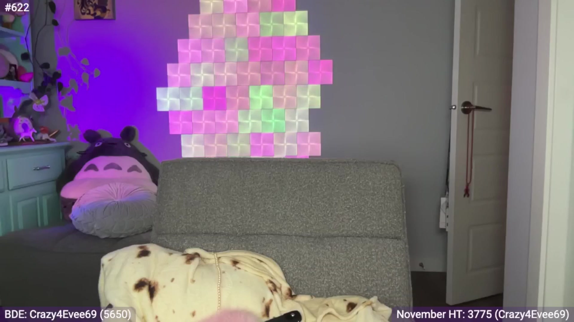Gallery image thumbnail from EveeMinx's myfreecams stream on, 11/28/2024, 05:22 image 9 of 20