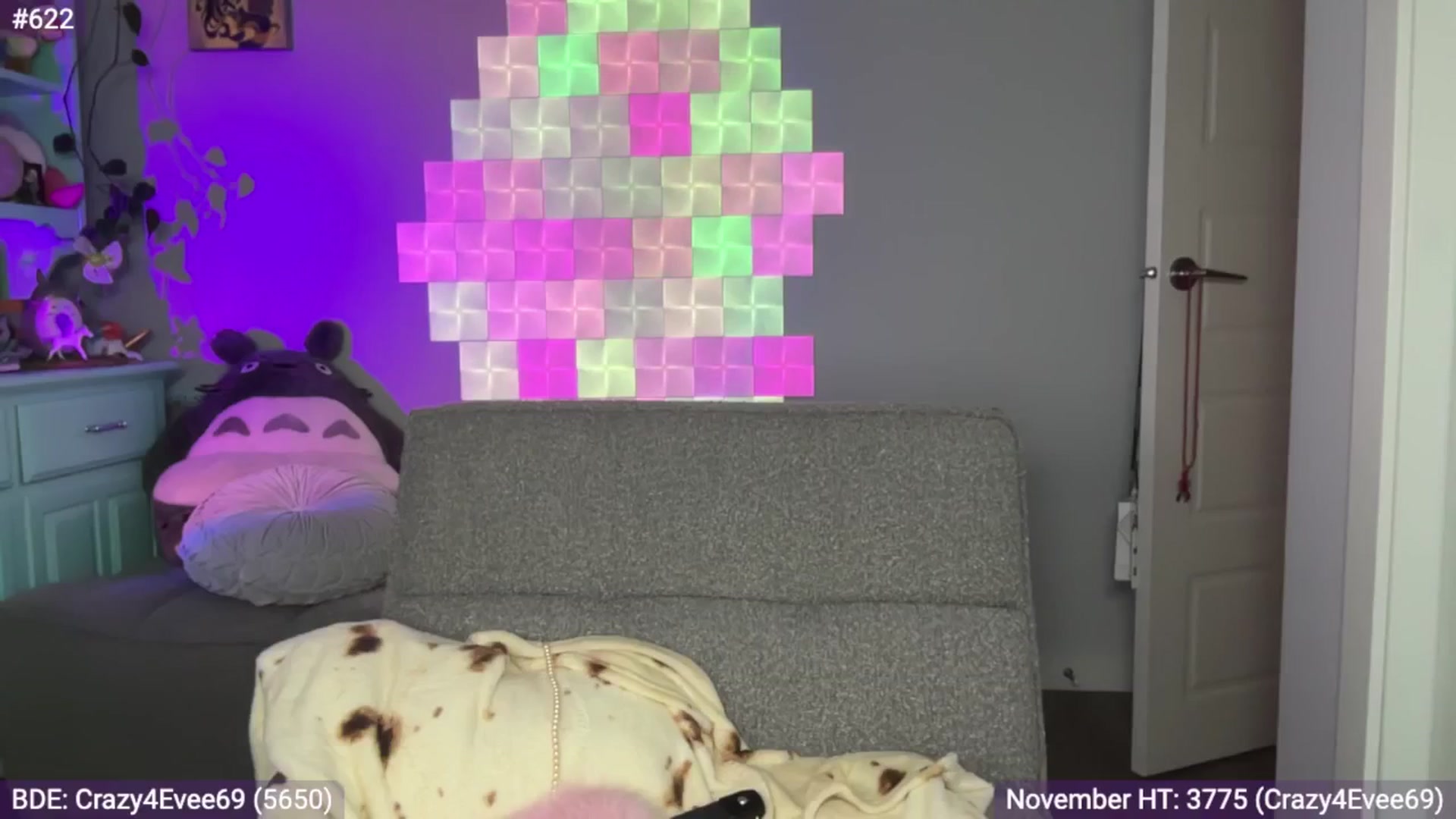 Gallery image thumbnail from EveeMinx's myfreecams stream on, 11/28/2024, 05:22 image 11 of 20
