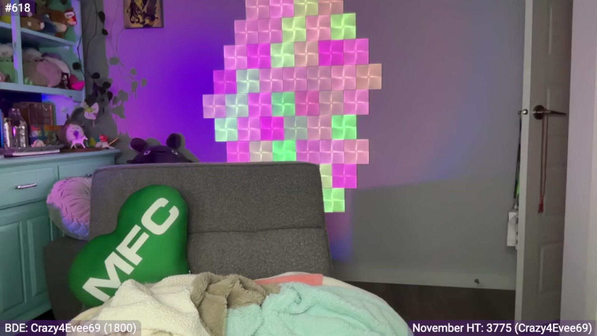 Gallery image thumbnail from EveeMinx's myfreecams stream on, 11/30/2024, 06:01 image 15 of 20