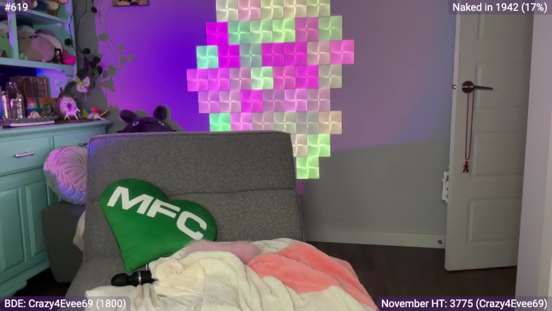 Gallery image thumbnail from EveeMinx's myfreecams stream on, 11/30/2024, 06:01 image 19 of 20