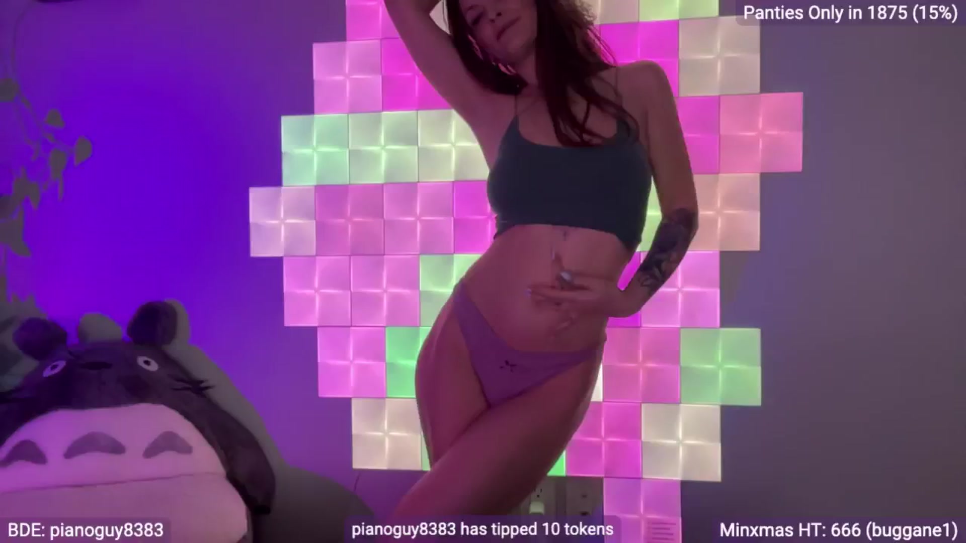 Gallery image thumbnail from EveeMinx's myfreecams stream on, 12/04/2024, 06:31 image 15 of 20