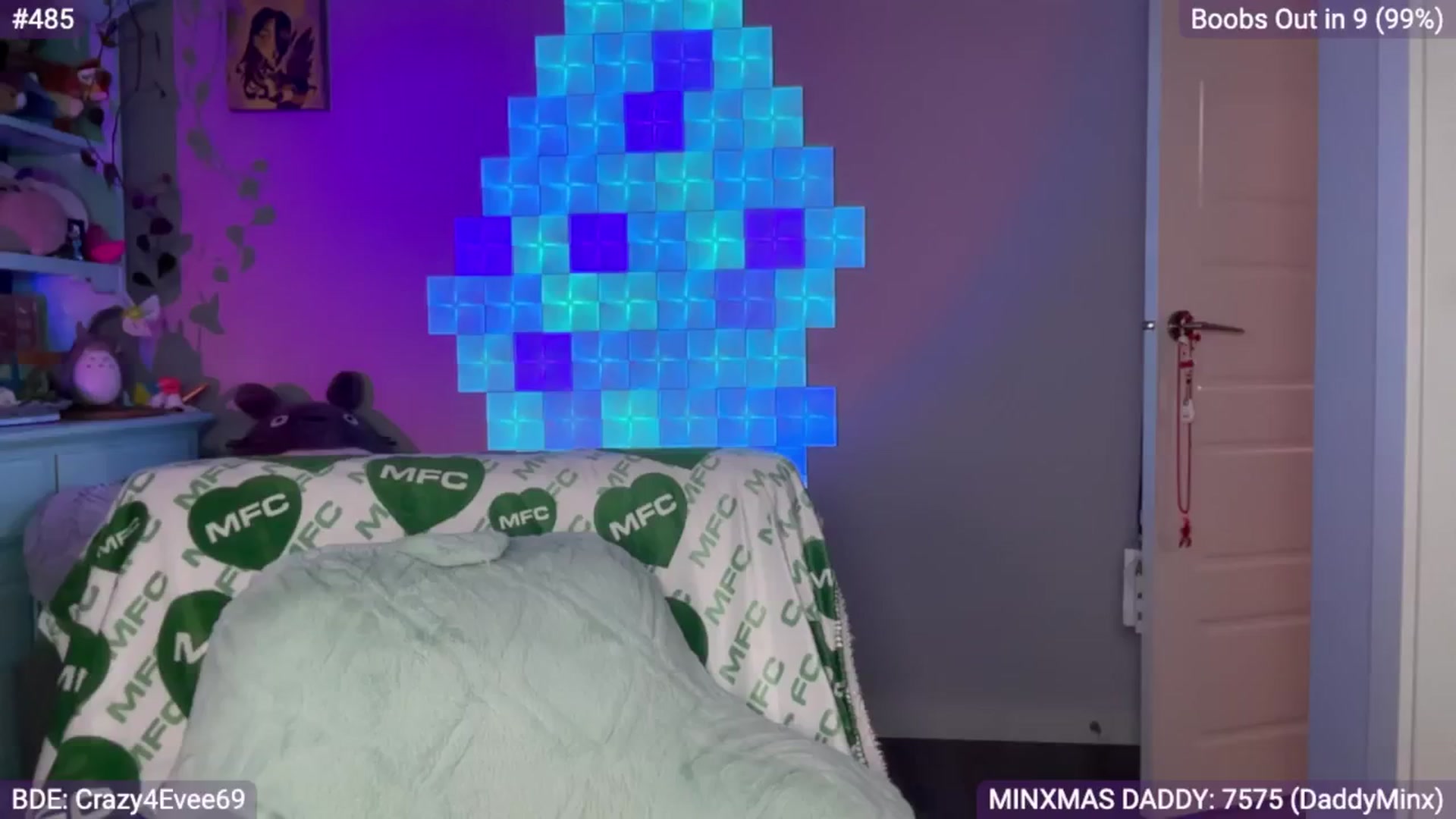Gallery image thumbnail from EveeMinx's myfreecams stream on, 12/13/2024, 05:33 image 6 of 20