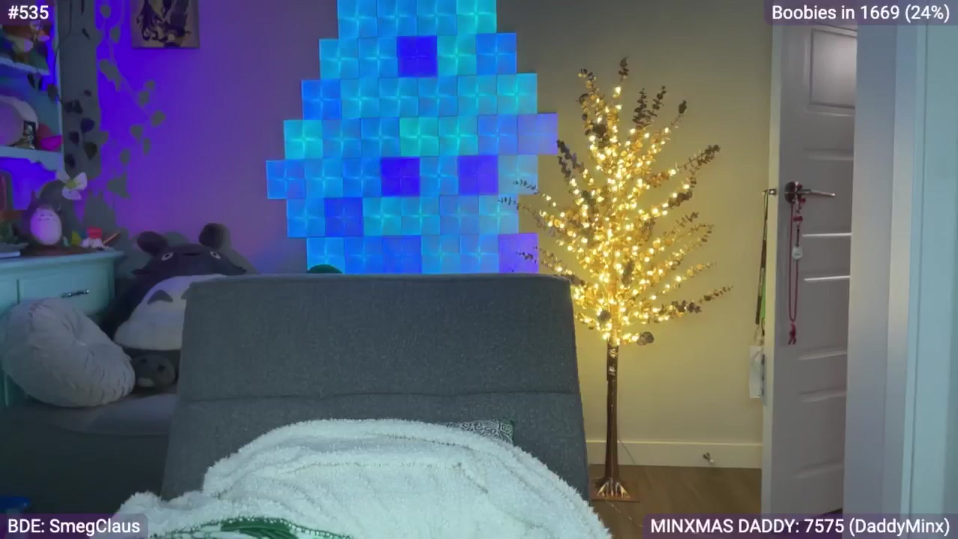 Gallery image thumbnail from EveeMinx's myfreecams stream on, 12/17/2024, 06:45 image 16 of 20