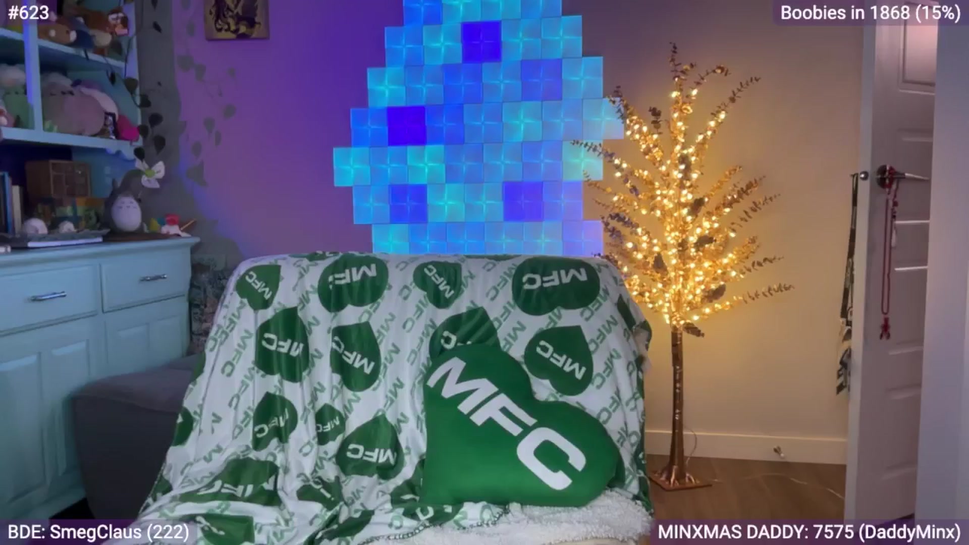 Gallery image thumbnail from EveeMinx's myfreecams stream on, 12/23/2024, 08:03 image 12 of 20