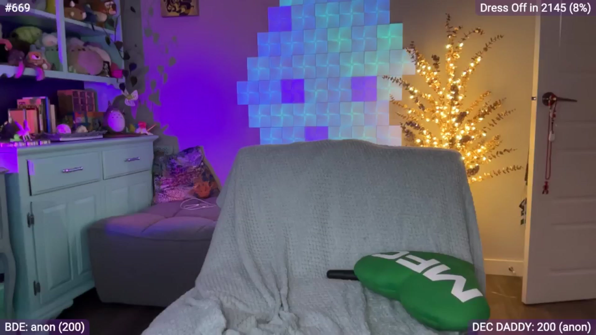 Gallery image thumbnail from EveeMinx's myfreecams stream on, 12/29/2024, 09:04 image 18 of 20