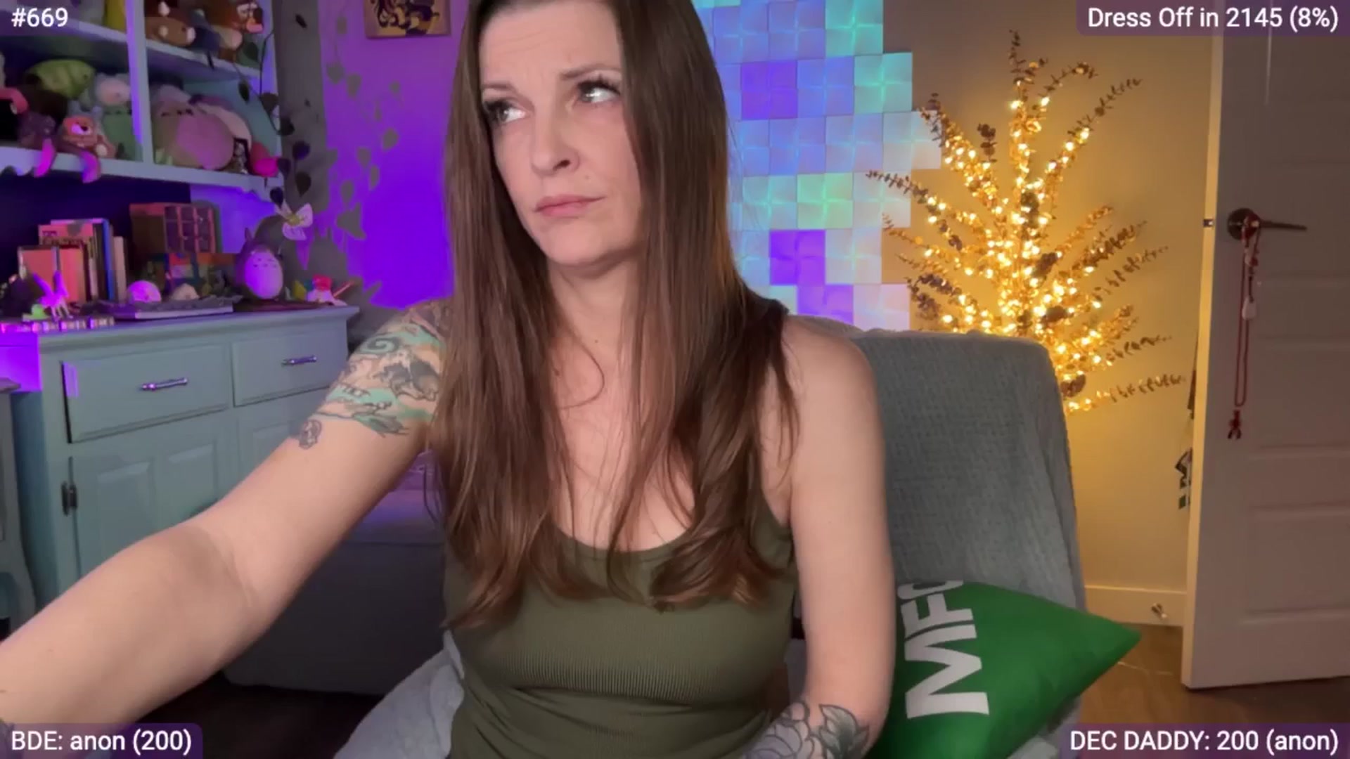 Gallery image thumbnail from EveeMinx's myfreecams stream on, 12/29/2024, 09:04 image 17 of 20