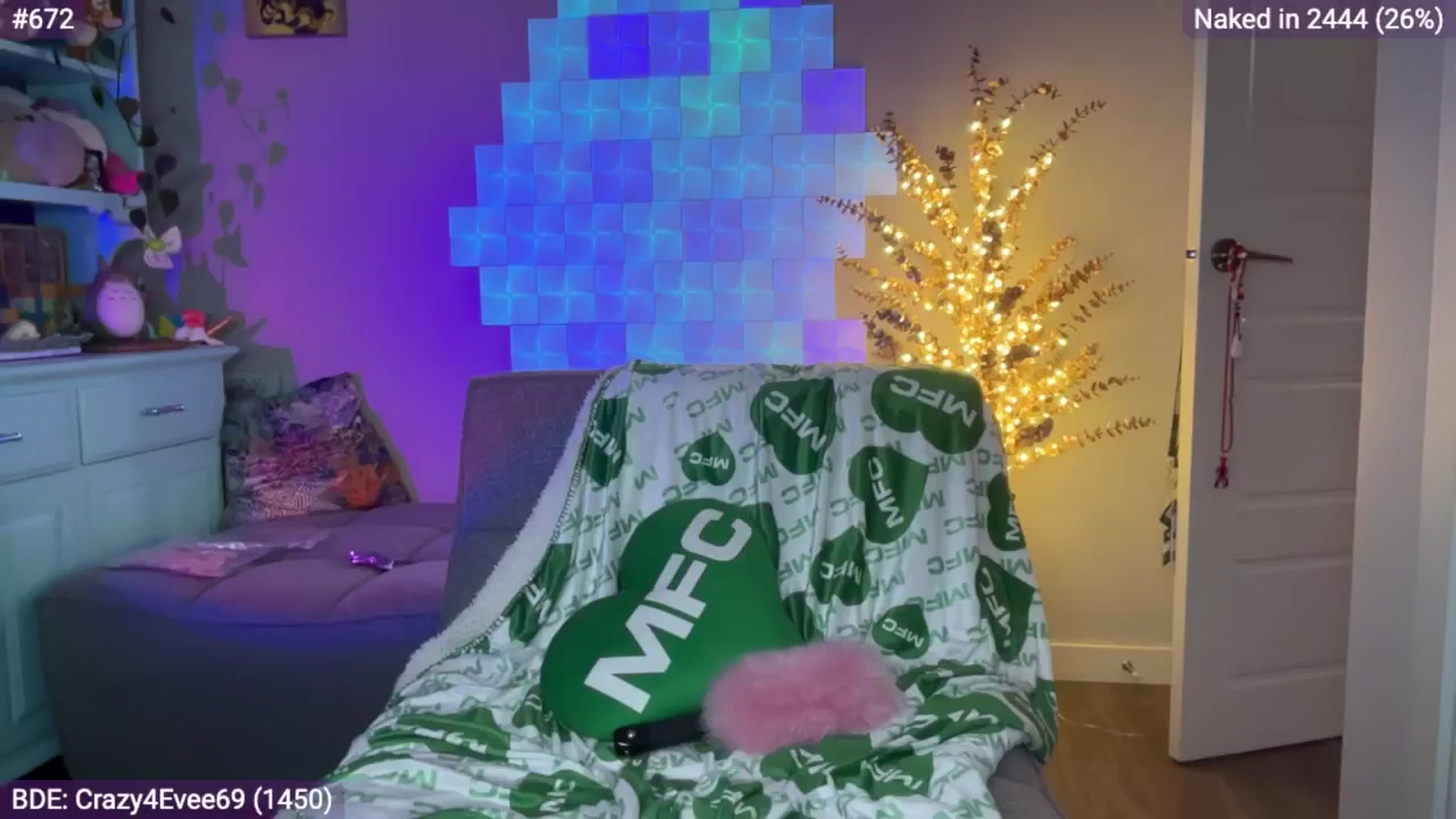 Gallery image thumbnail from EveeMinx's myfreecams stream on, 12/30/2024, 06:35 image 17 of 20