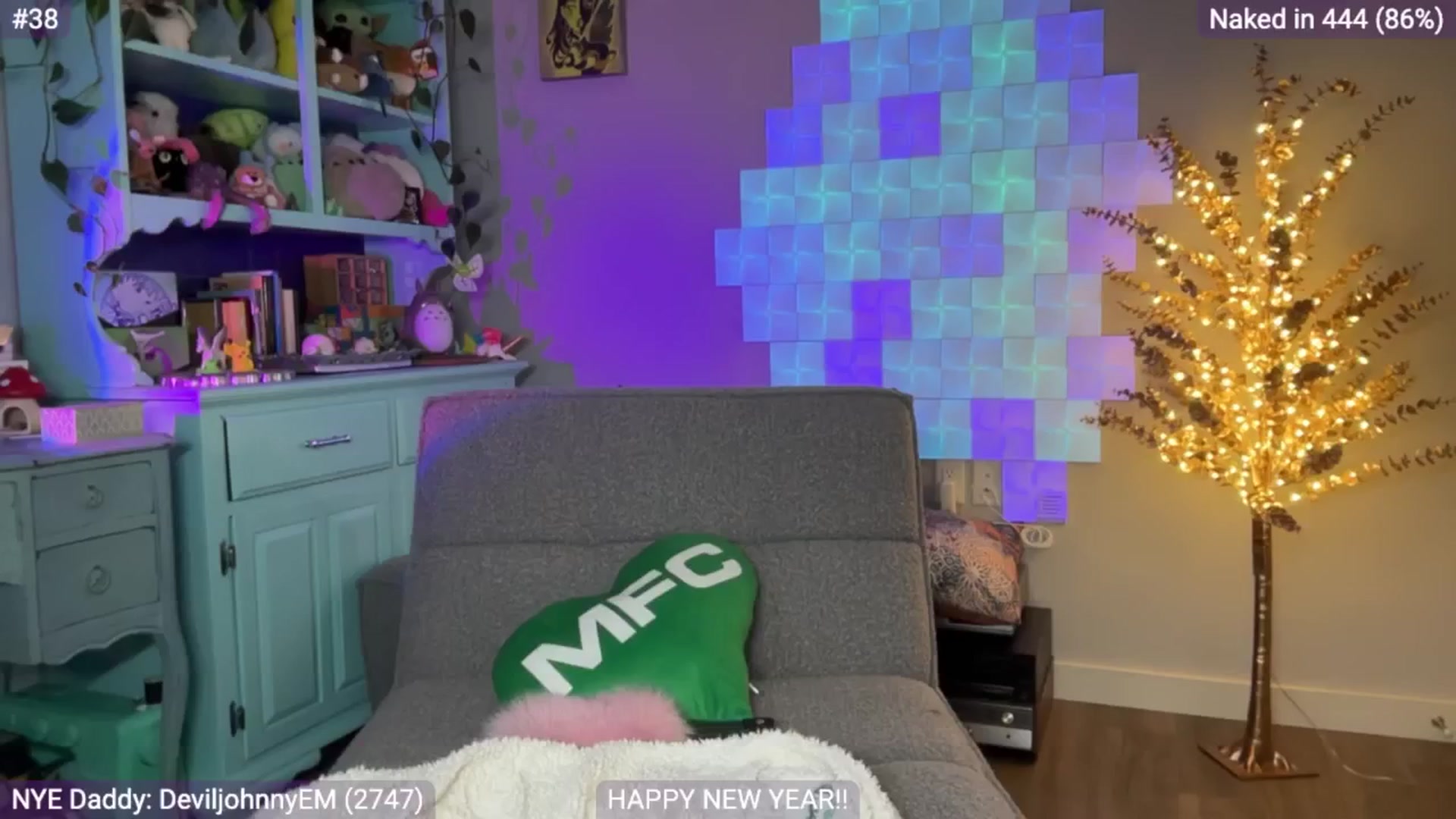 Gallery image thumbnail from EveeMinx's myfreecams stream on, 01/01/2025, 10:23 image 8 of 20