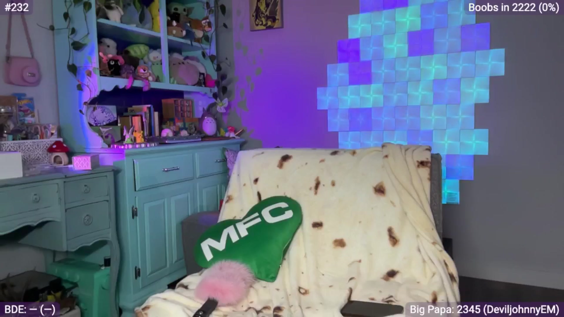 Gallery image thumbnail from EveeMinx's myfreecams stream on, 01/02/2025, 05:23 image 10 of 20