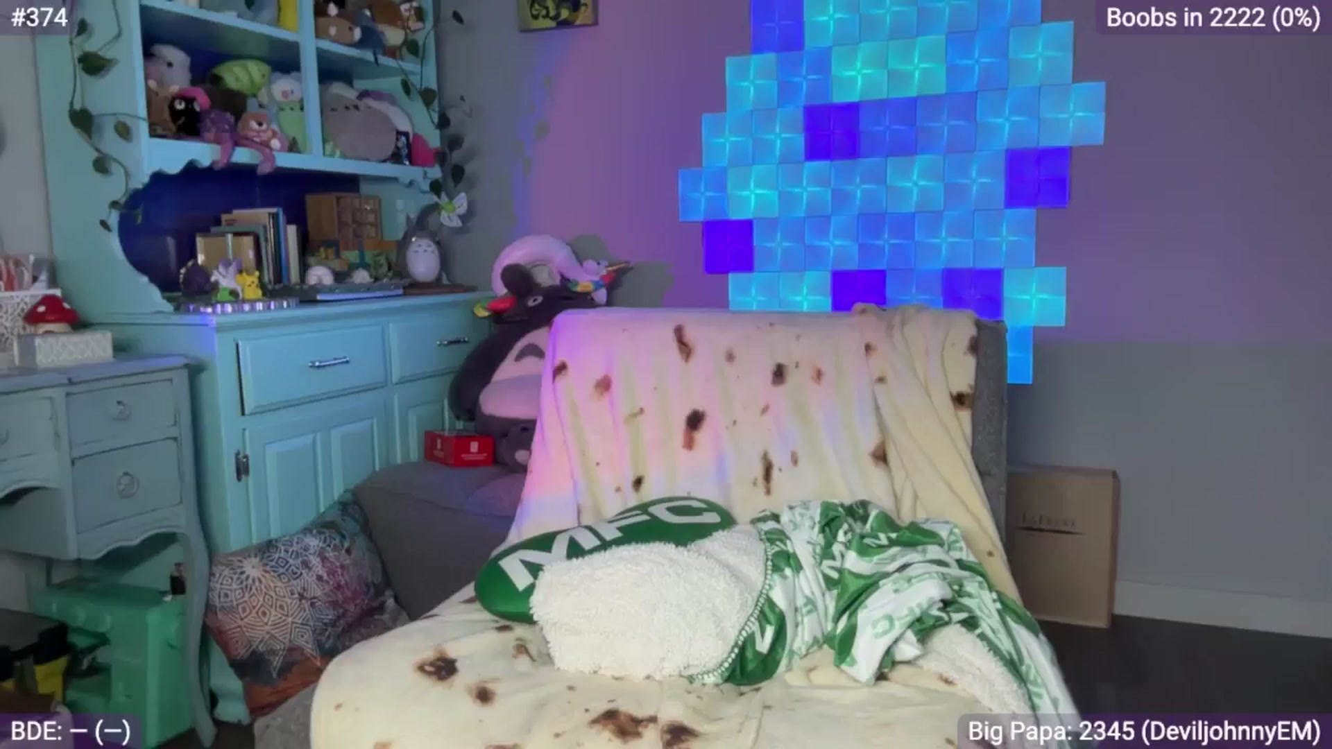 Gallery image thumbnail from EveeMinx's myfreecams stream on, 01/03/2025, 08:46 image 15 of 20