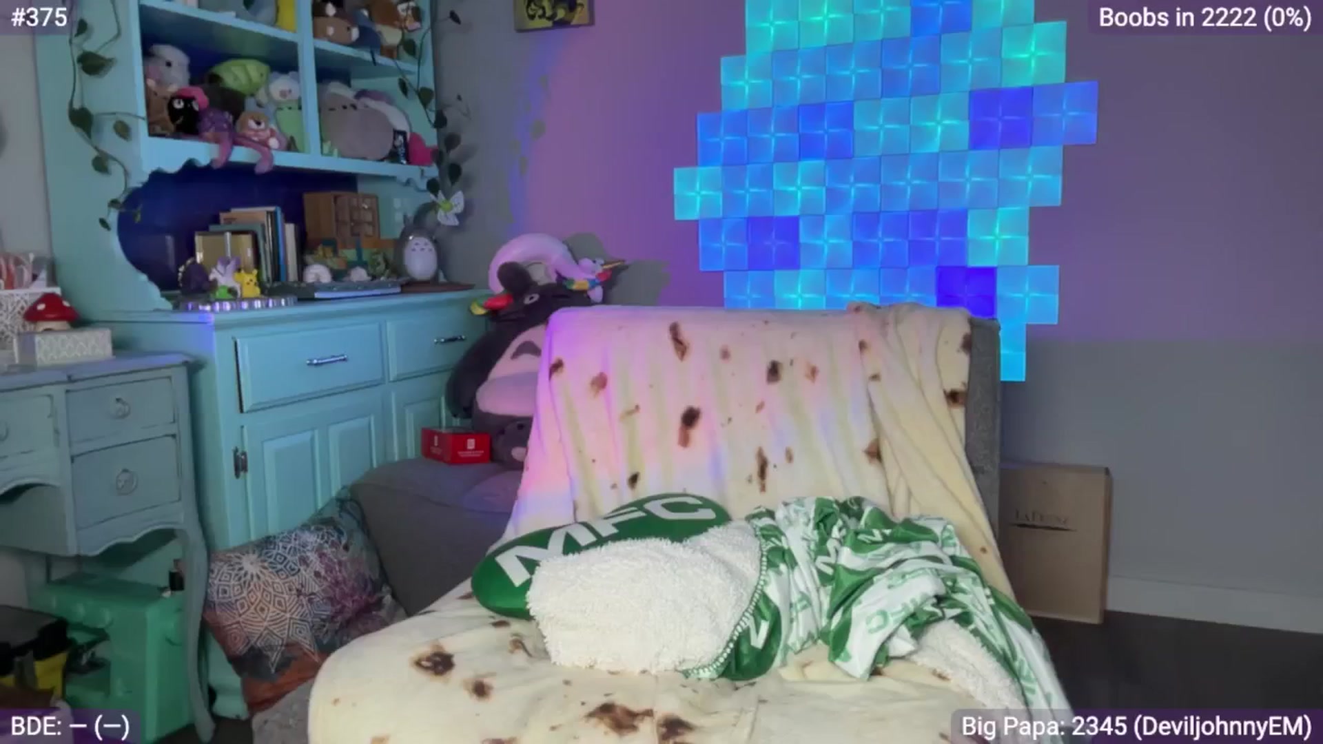 Gallery image thumbnail from EveeMinx's myfreecams stream on, 01/03/2025, 08:46 image 16 of 20