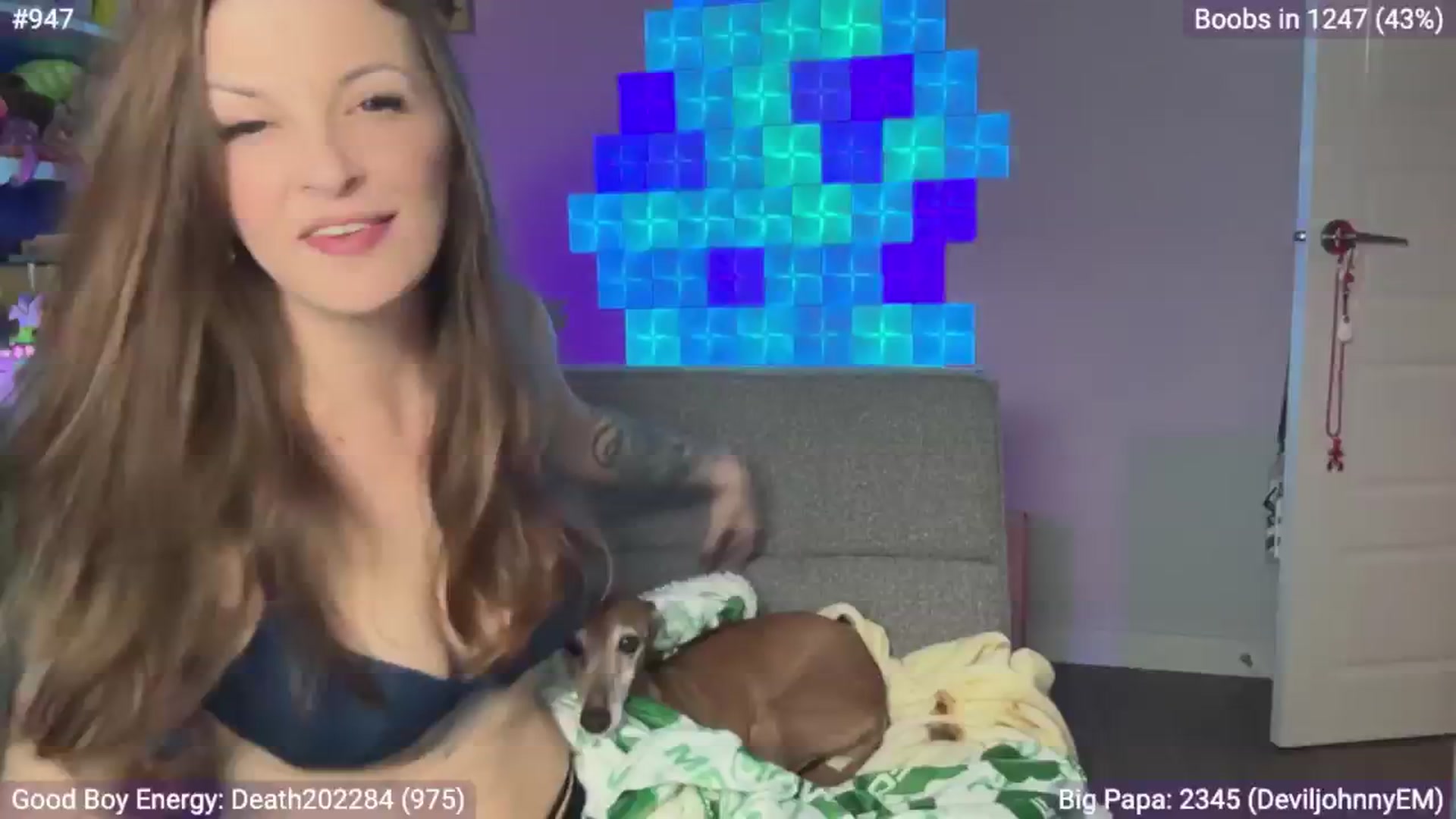 Gallery image thumbnail from EveeMinx's myfreecams stream on, 01/06/2025, 10:37 image 9 of 20