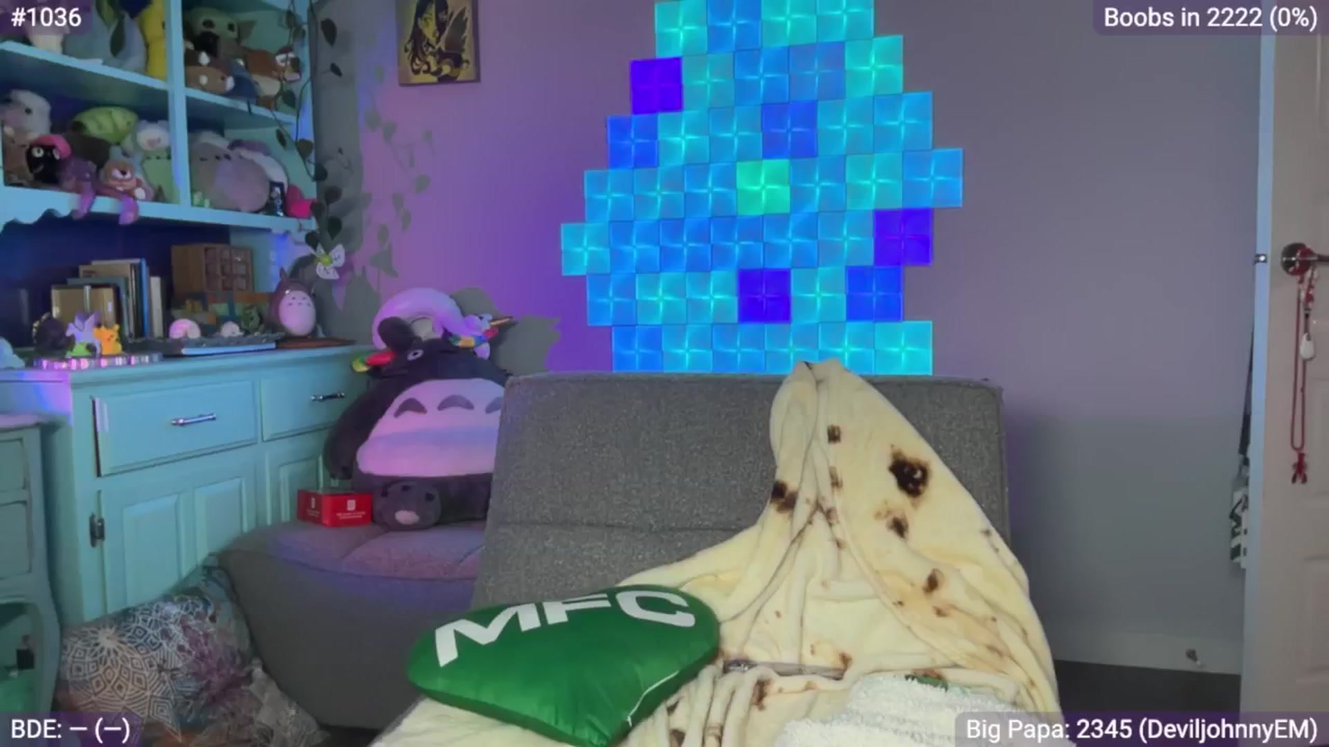 Gallery image thumbnail from EveeMinx's myfreecams stream on, 01/06/2025, 10:37 image 4 of 20