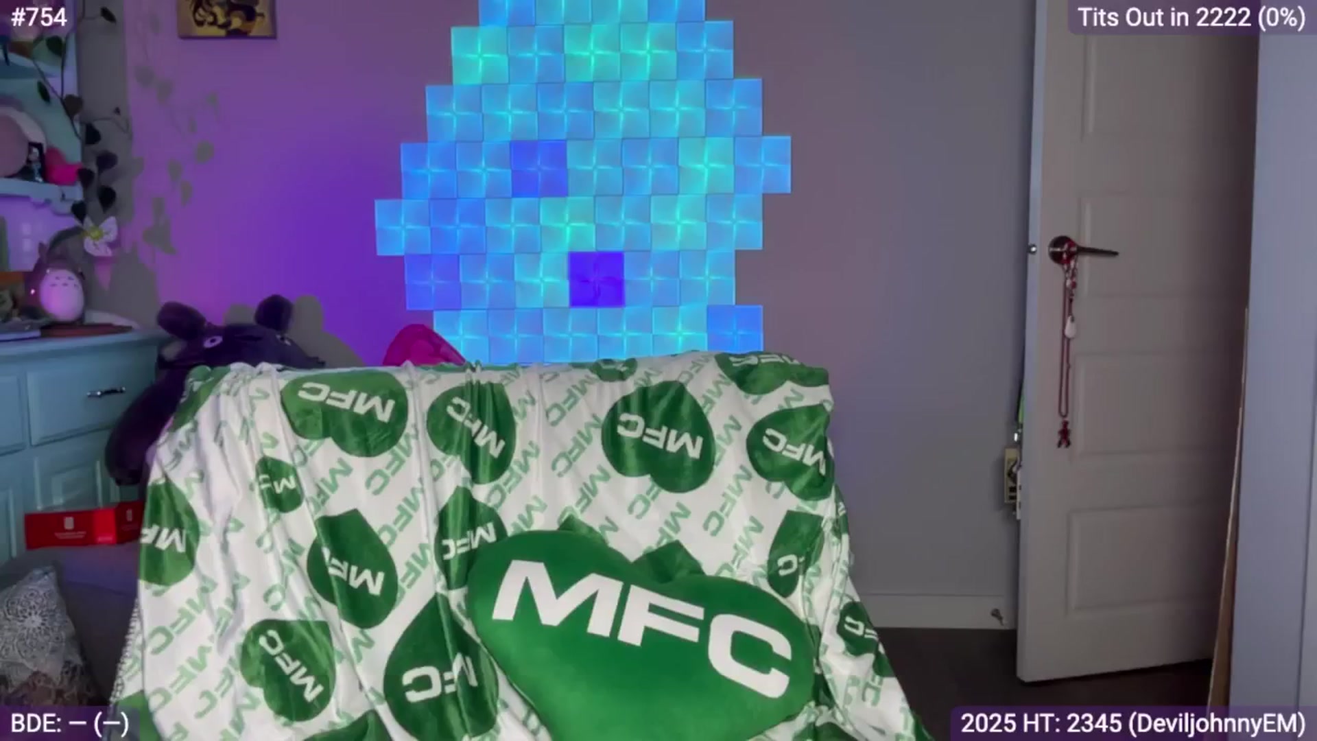 Gallery image thumbnail from EveeMinx's myfreecams stream on, 01/13/2025, 06:45 image 10 of 20