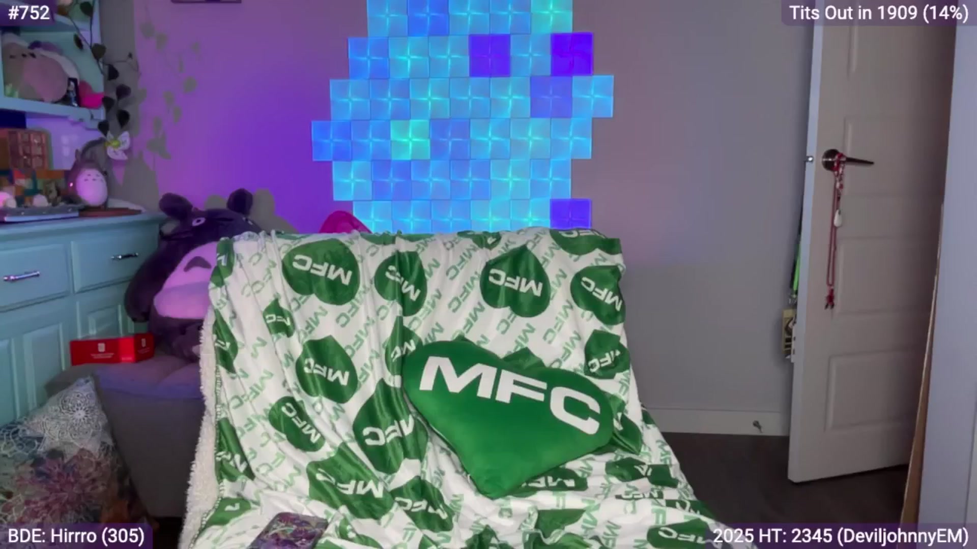 Gallery image thumbnail from EveeMinx's myfreecams stream on, 01/13/2025, 09:14 image 14 of 20