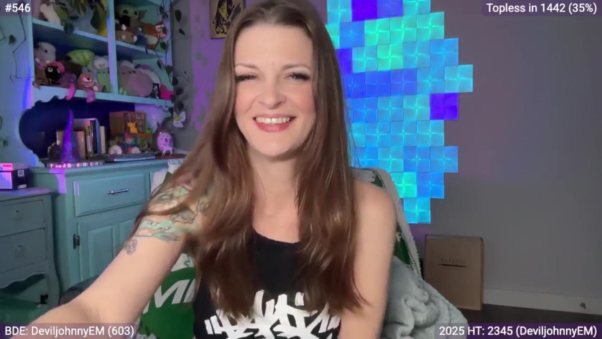 Gallery image thumbnail from EveeMinx's myfreecams stream on, 01/19/2025, 06:55 image 11 of 20