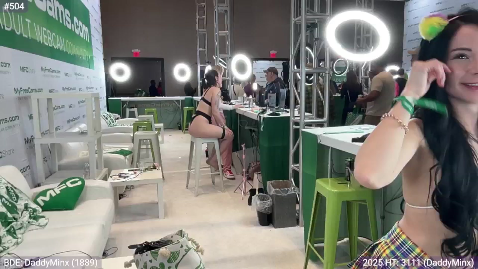 Gallery image thumbnail from EveeMinx's myfreecams stream on, 01/24/2025, 03:25 image 17 of 20