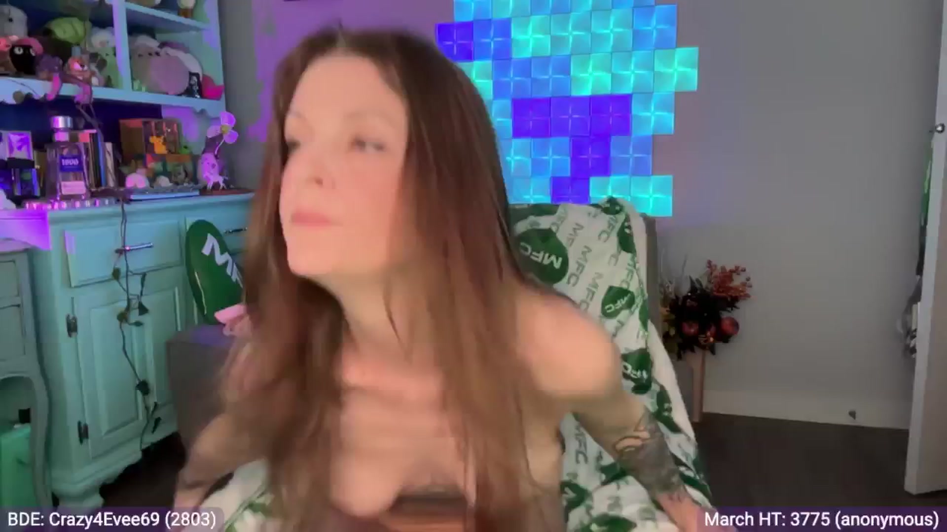 Gallery image thumbnail from EveeMinx's myfreecams stream on, 03/29/2025, 06:51 image 13 of 20