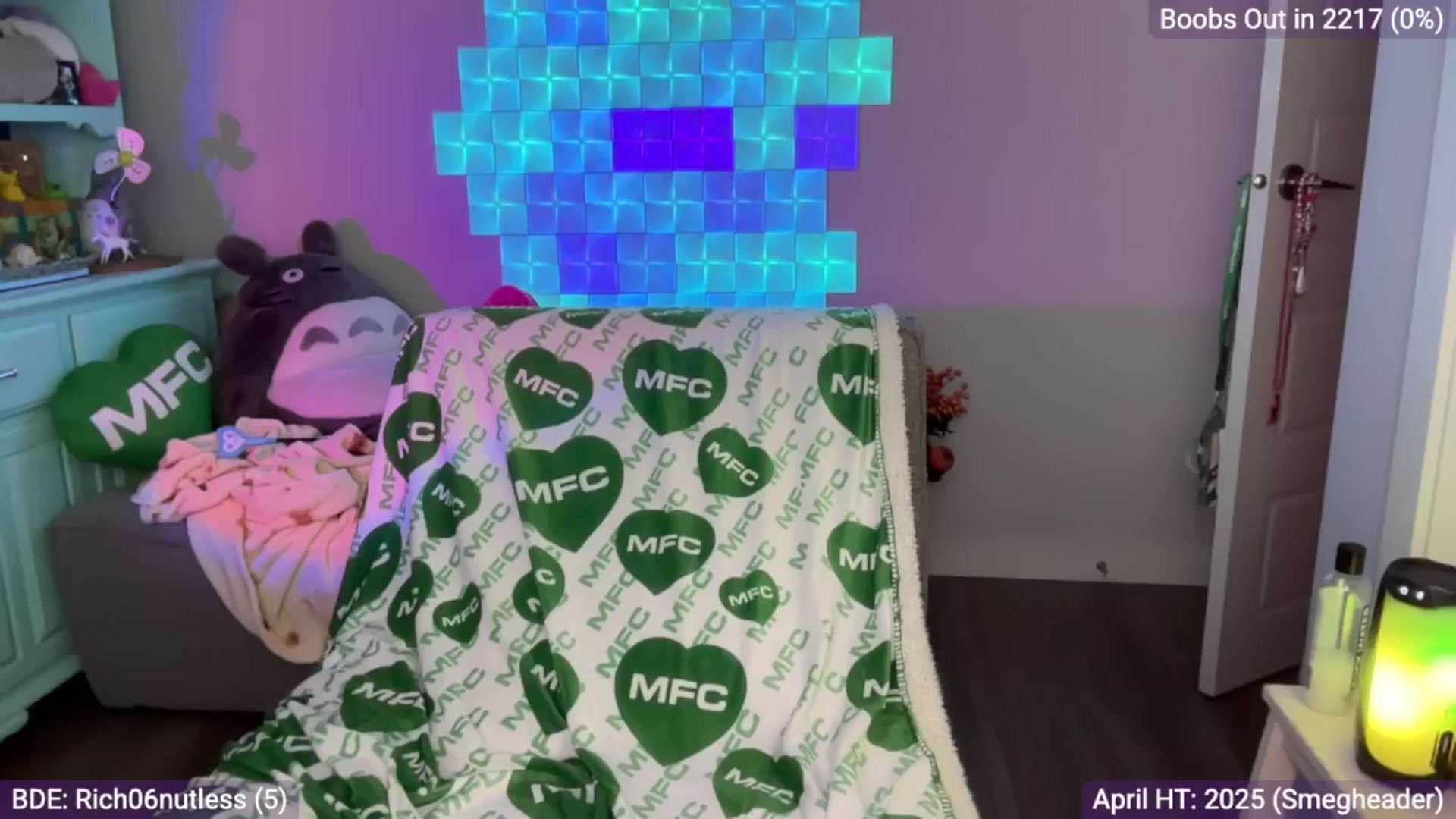 Gallery image thumbnail from EveeMinx's myfreecams stream on, 04/10/2025, 05:49 image 12 of 20