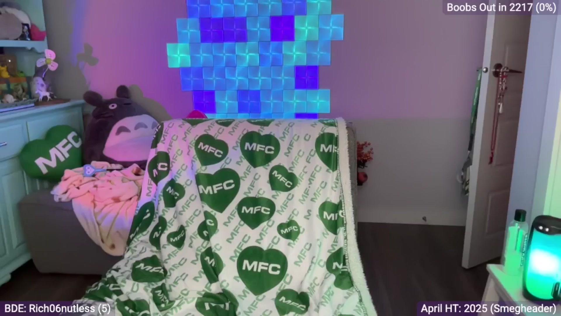 Gallery image thumbnail from EveeMinx's myfreecams stream on, 04/10/2025, 05:49 image 5 of 20