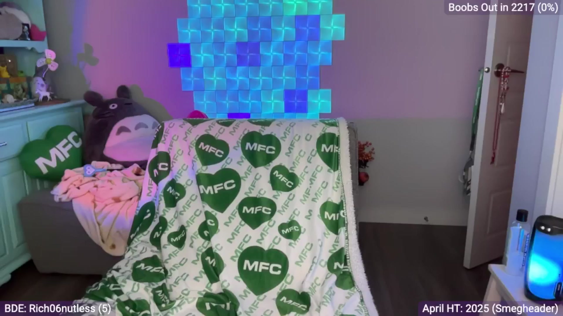Gallery image thumbnail from EveeMinx's myfreecams stream on, 04/10/2025, 05:49 image 7 of 20