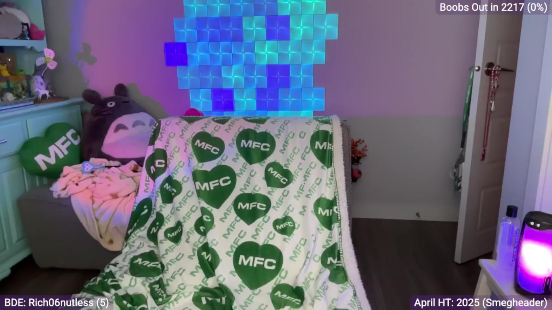 Gallery image thumbnail from EveeMinx's myfreecams stream on, 04/10/2025, 05:49 image 4 of 20