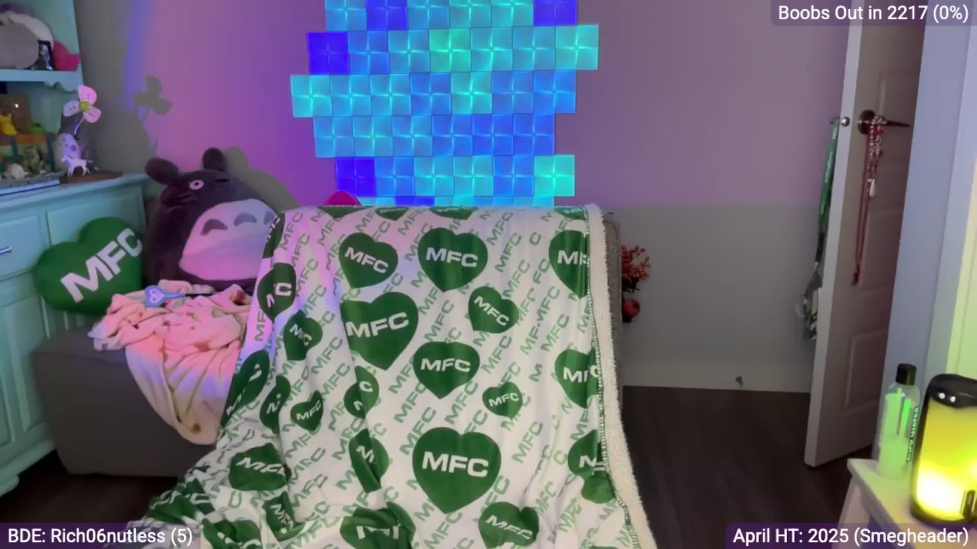 Gallery image thumbnail from EveeMinx's myfreecams stream on, 04/10/2025, 05:49 image 3 of 20