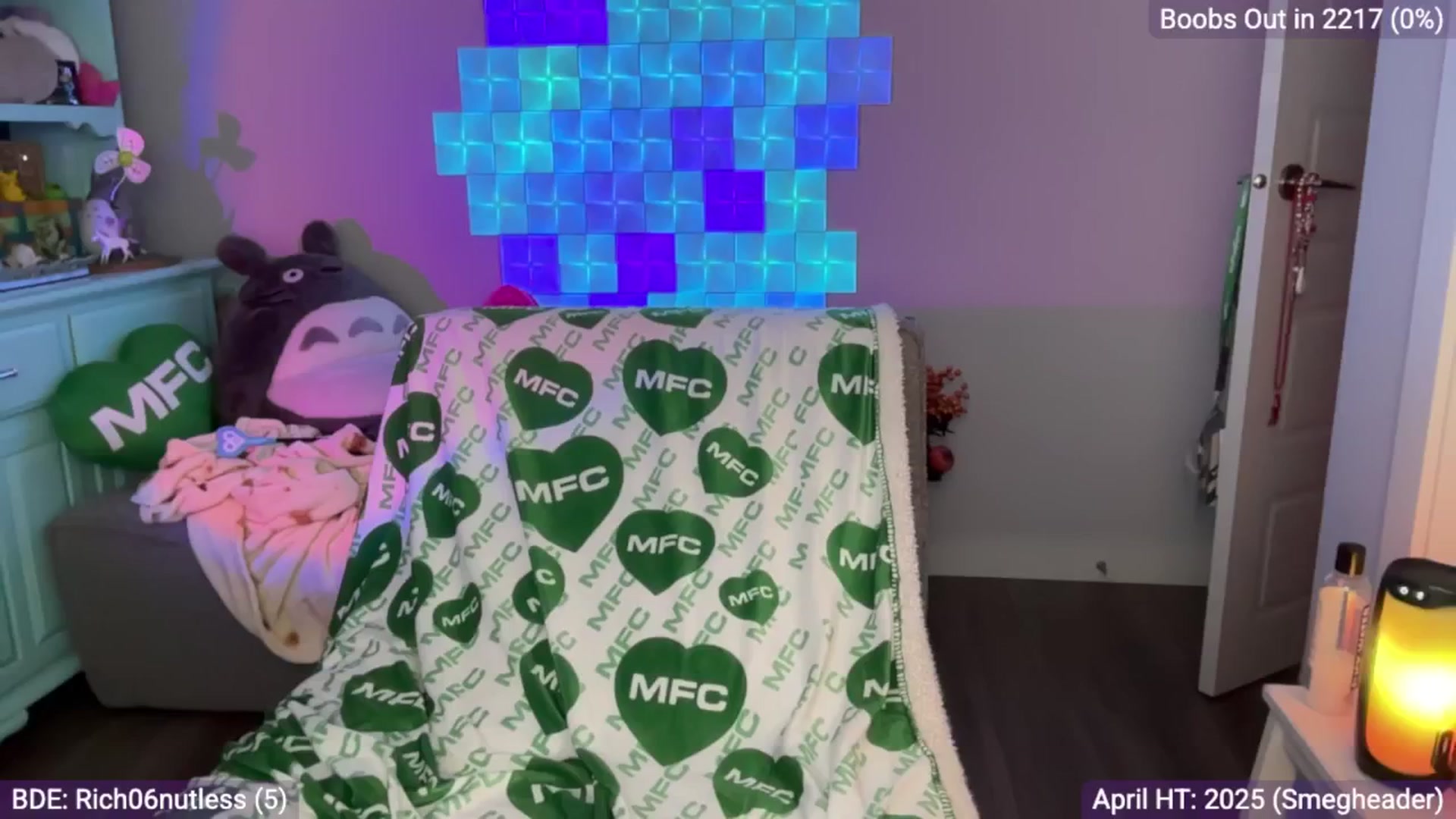 Gallery image thumbnail from EveeMinx's myfreecams stream on, 04/10/2025, 05:49 image 9 of 20