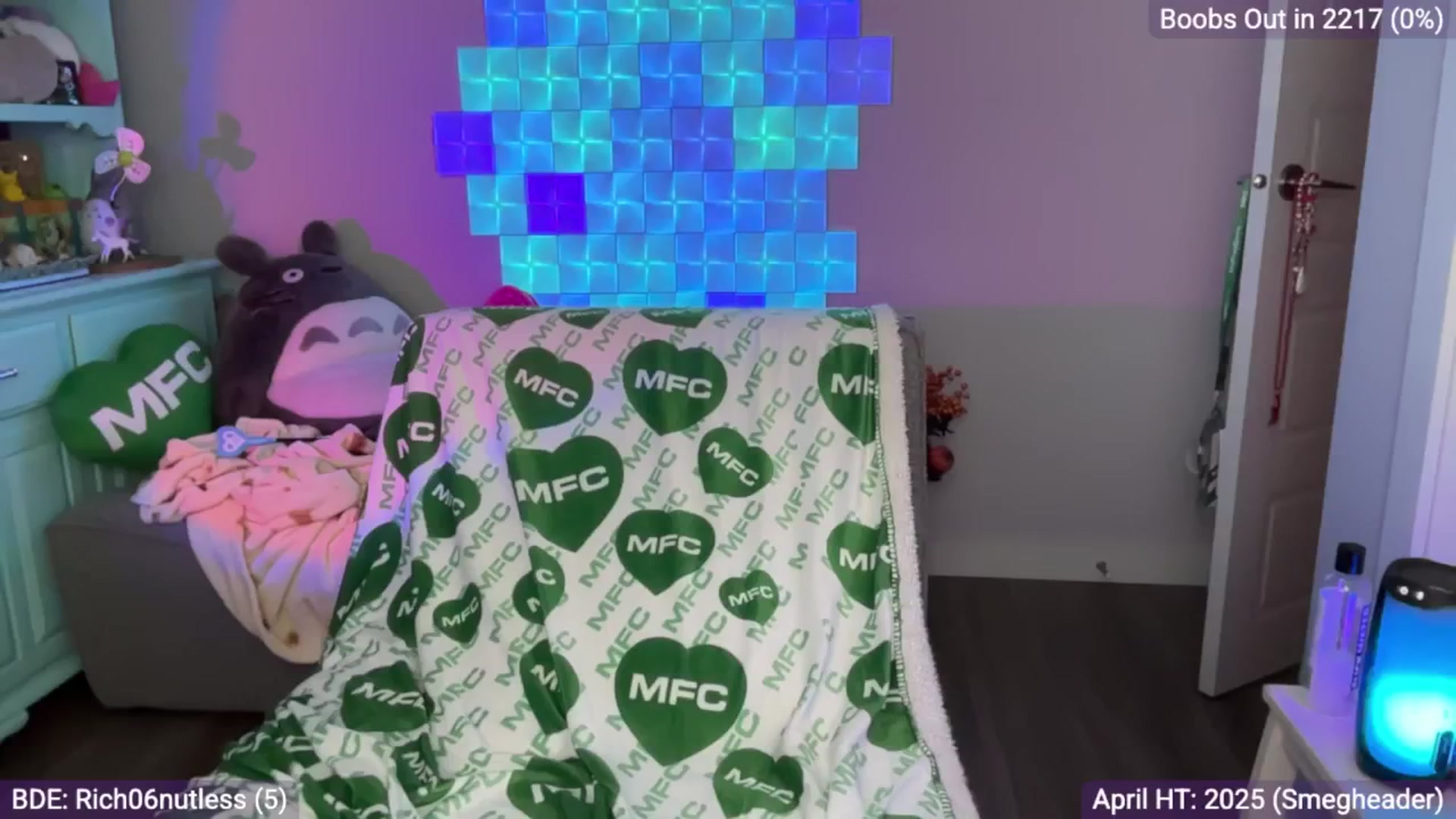 Gallery image thumbnail from EveeMinx's myfreecams stream on, 04/10/2025, 05:49 image 11 of 20