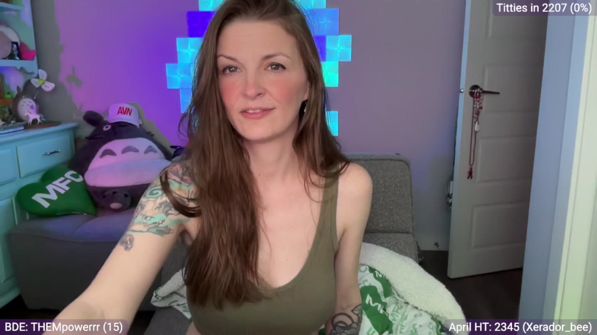Gallery image thumbnail from EveeMinx's myfreecams stream on, 04/28/2025, 06:17 image 14 of 20