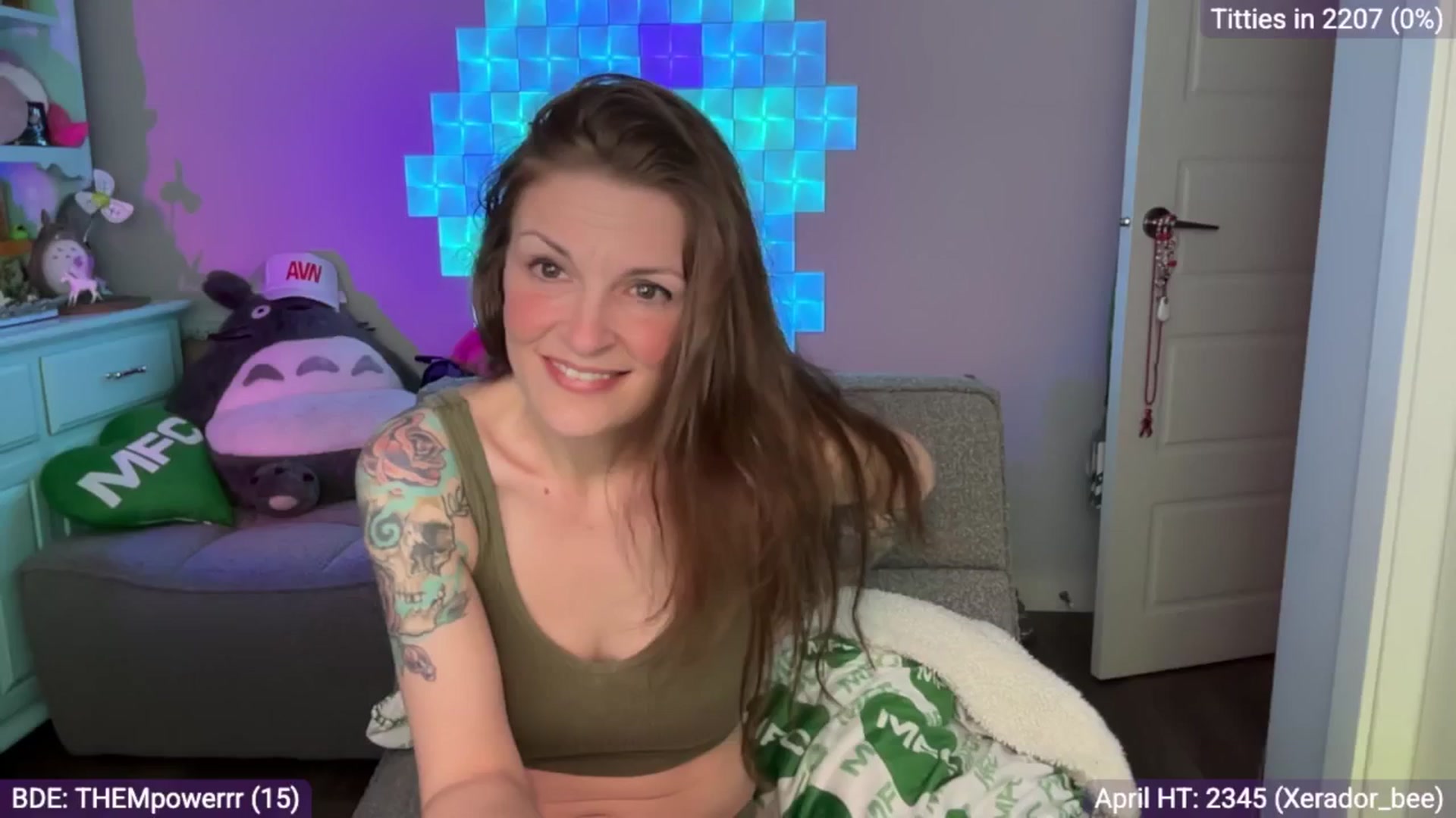 Gallery image thumbnail from EveeMinx's myfreecams stream on, 04/28/2025, 06:17 image 8 of 20