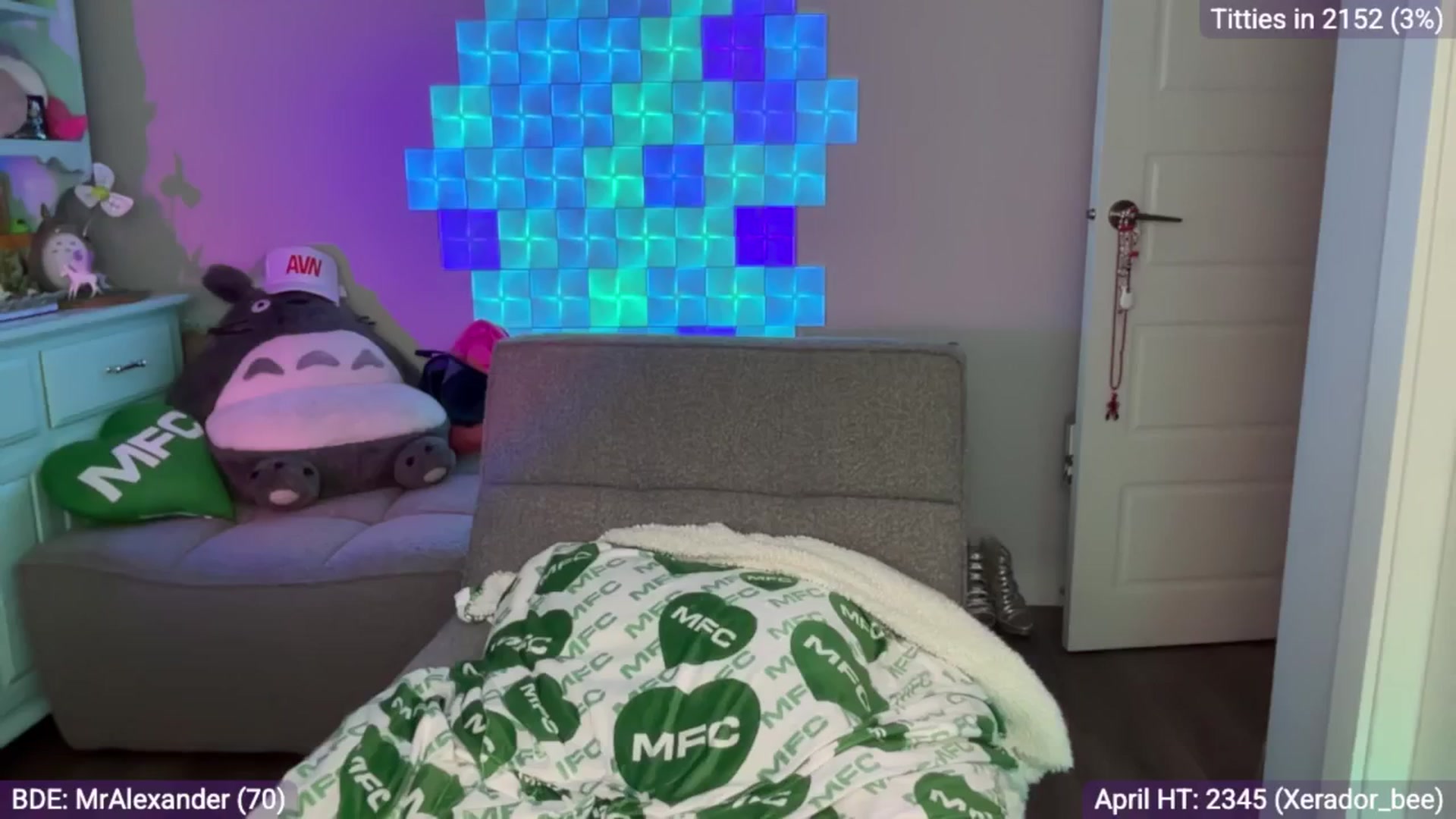 Gallery image thumbnail from EveeMinx's myfreecams stream on, 04/29/2025, 06:29 image 14 of 20