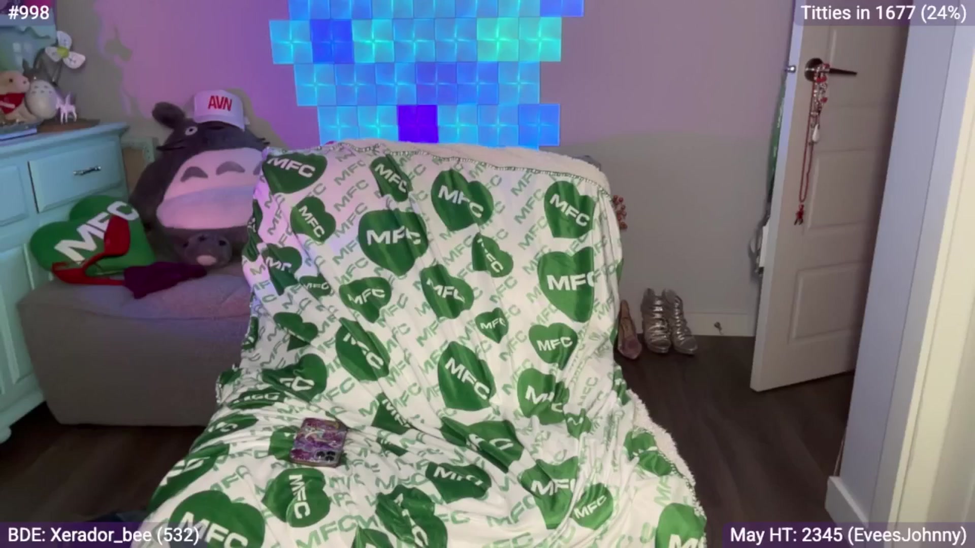 Gallery image thumbnail from EveeMinx's myfreecams stream on, 05/13/2025, 07:53 image 10 of 20